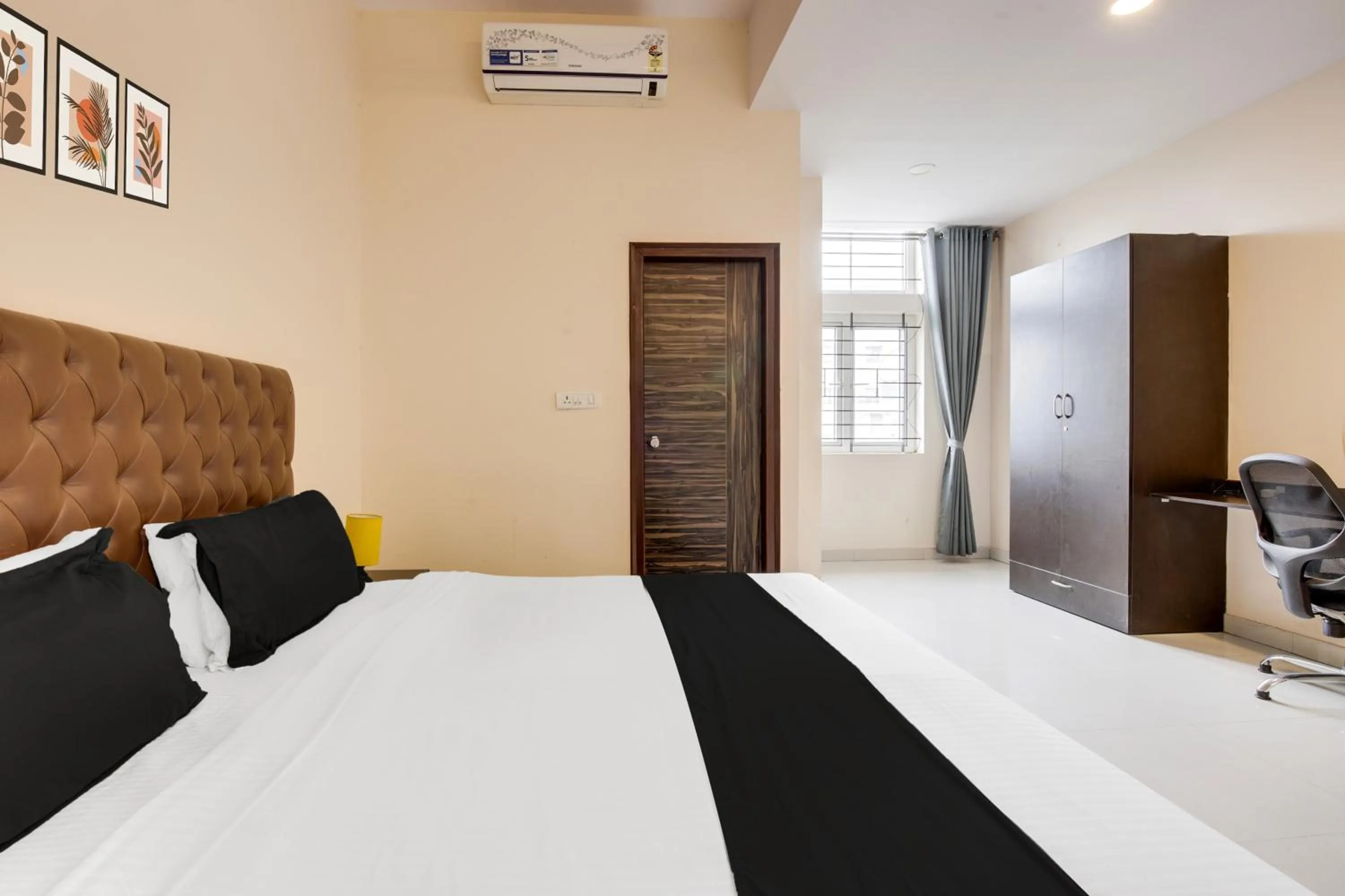 Bedroom, Bed in Townhouse HBR Layout