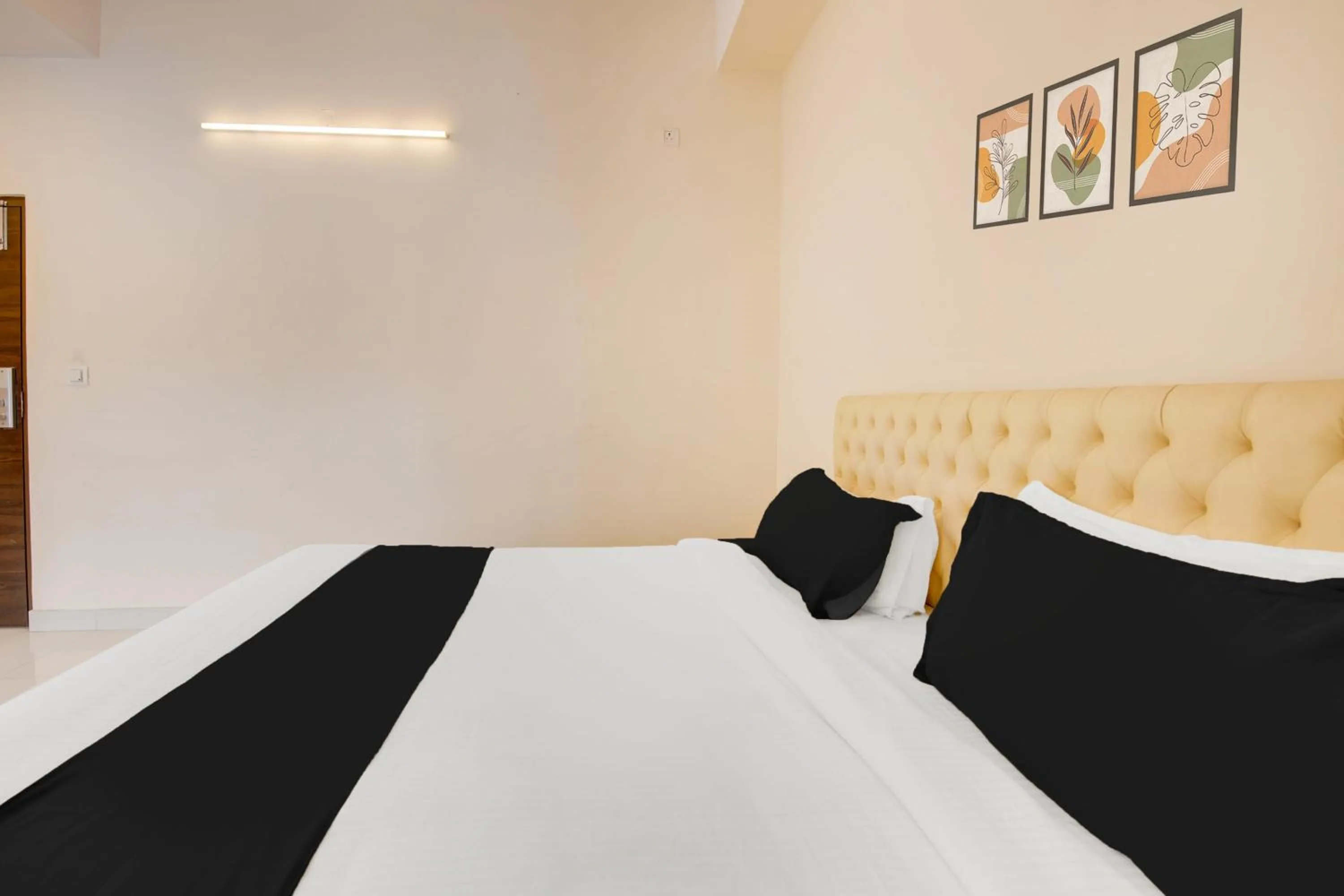 Bedroom, Bed in Townhouse HBR Layout