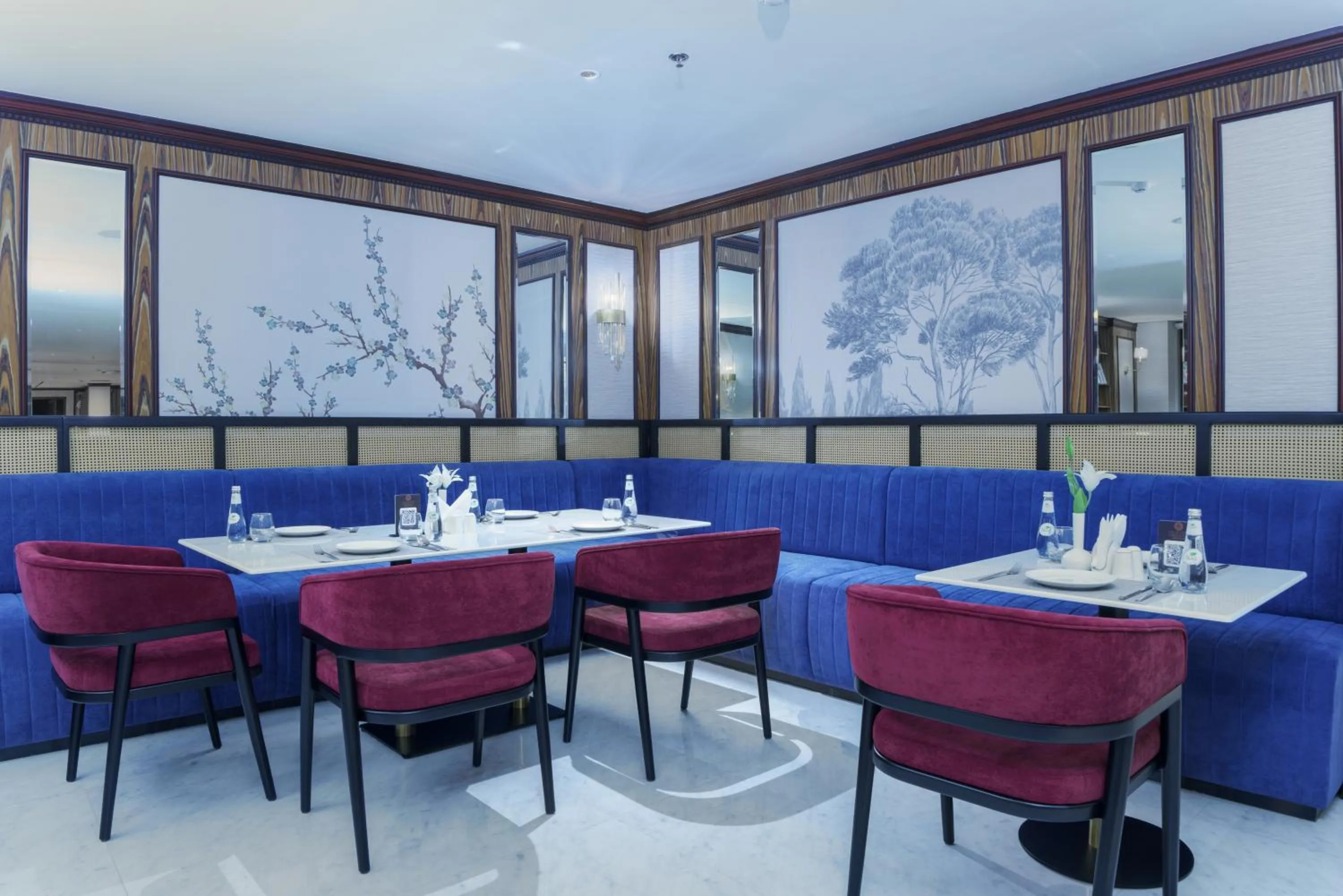 Restaurant/places to eat in Larichy Hotel Tabuk