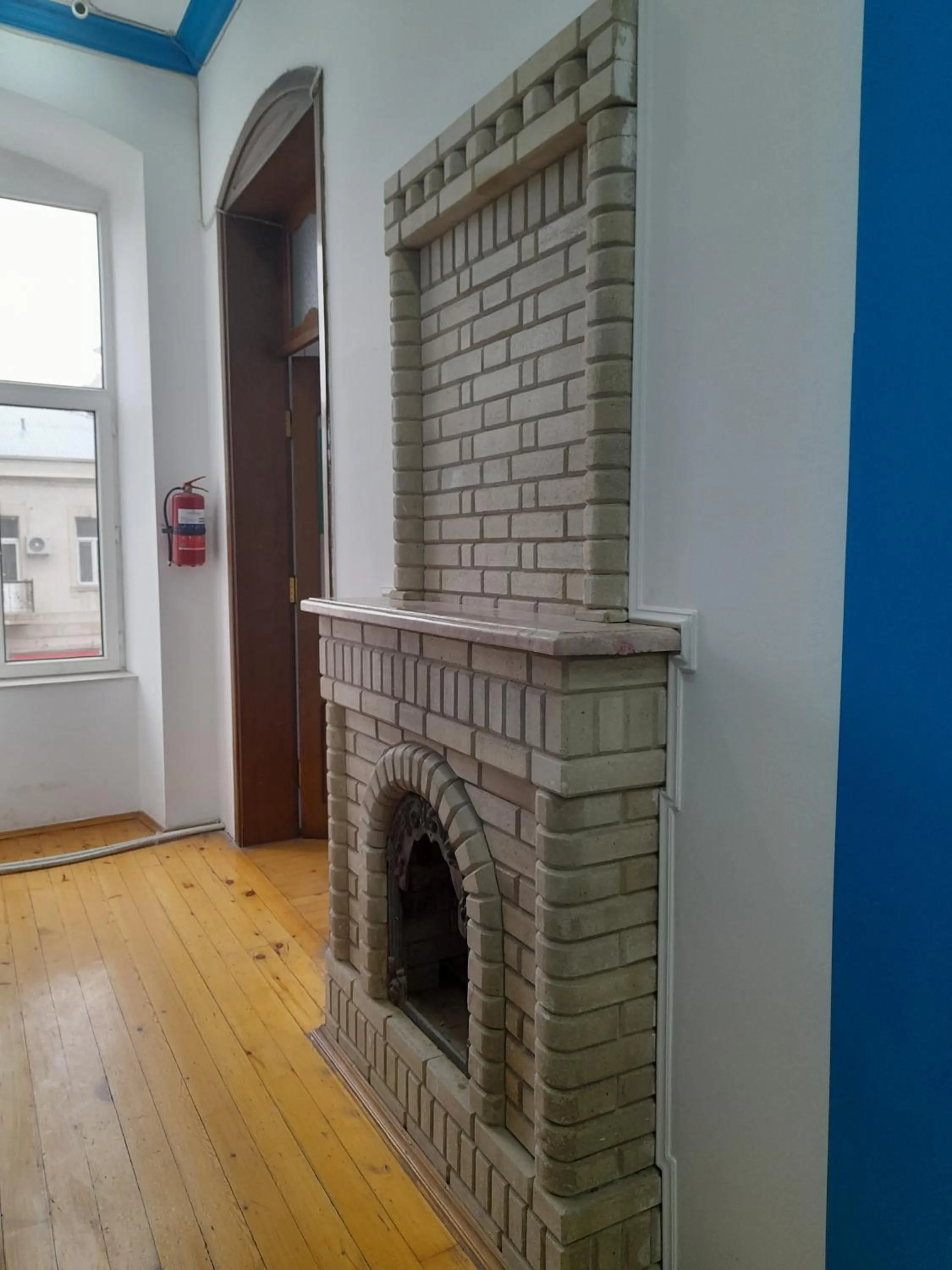 flat iron in White City Hostel