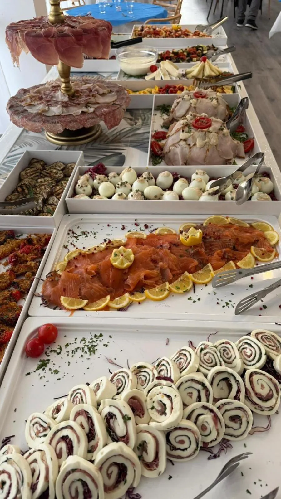 Restaurant/places to eat in Diplomat Marine