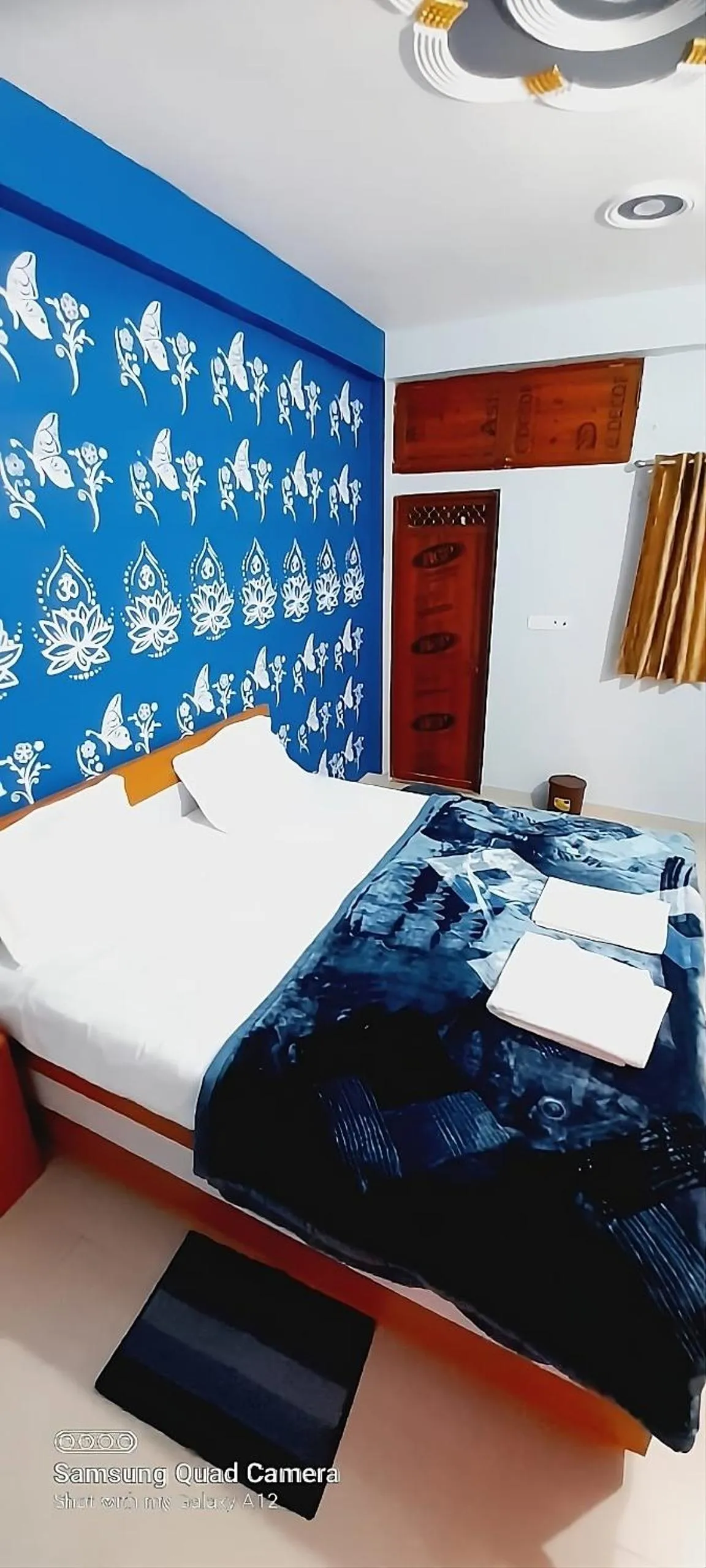Bed in Shiv Niketan Guest House 200mtr from Shri Ram mandir