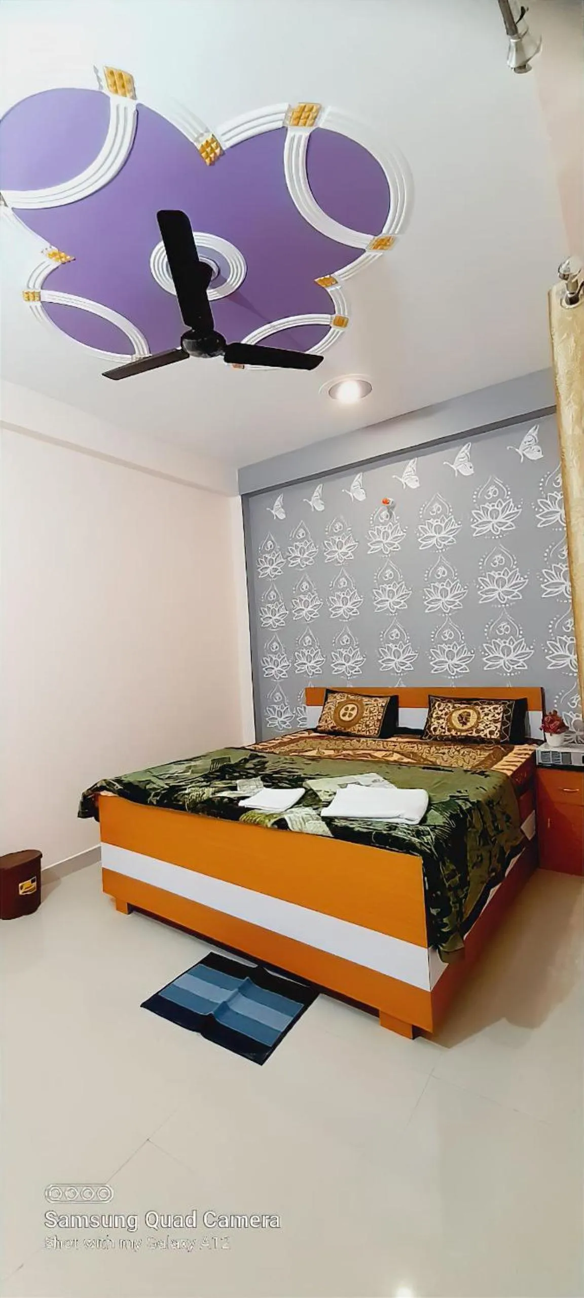 Bed in Shiv Niketan Guest House 200mtr from Shri Ram mandir