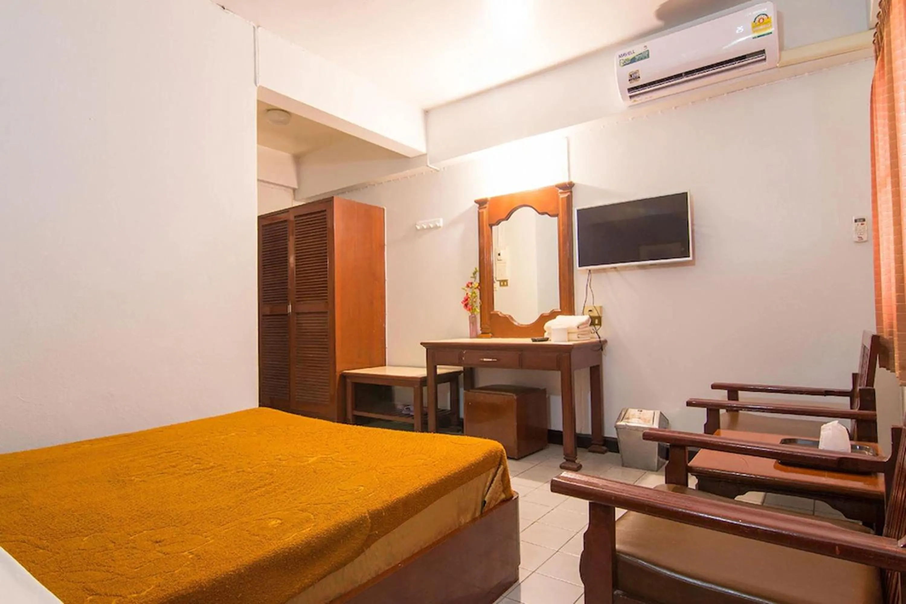 Bed in Khelang Nakorn Hotel