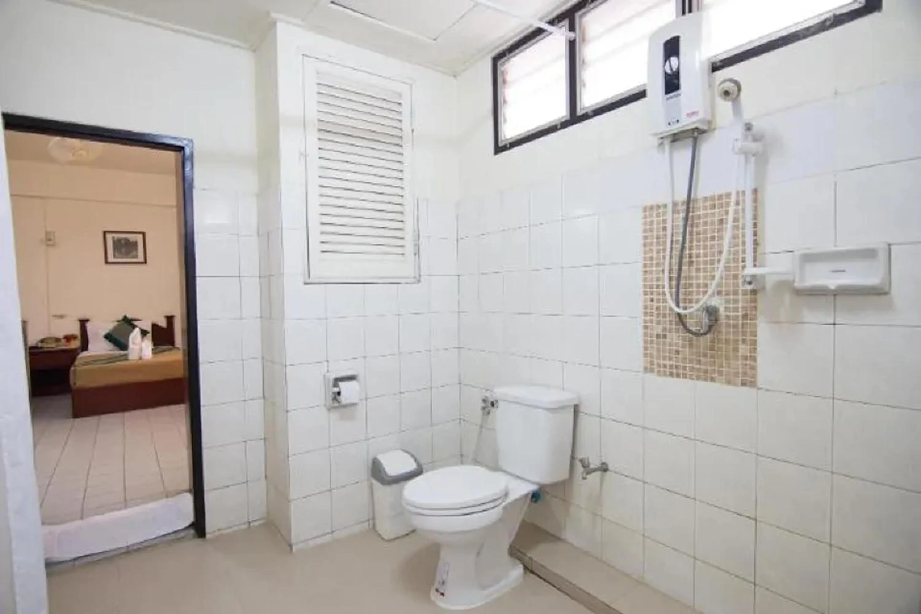 Bathroom in Khelang Nakorn Hotel