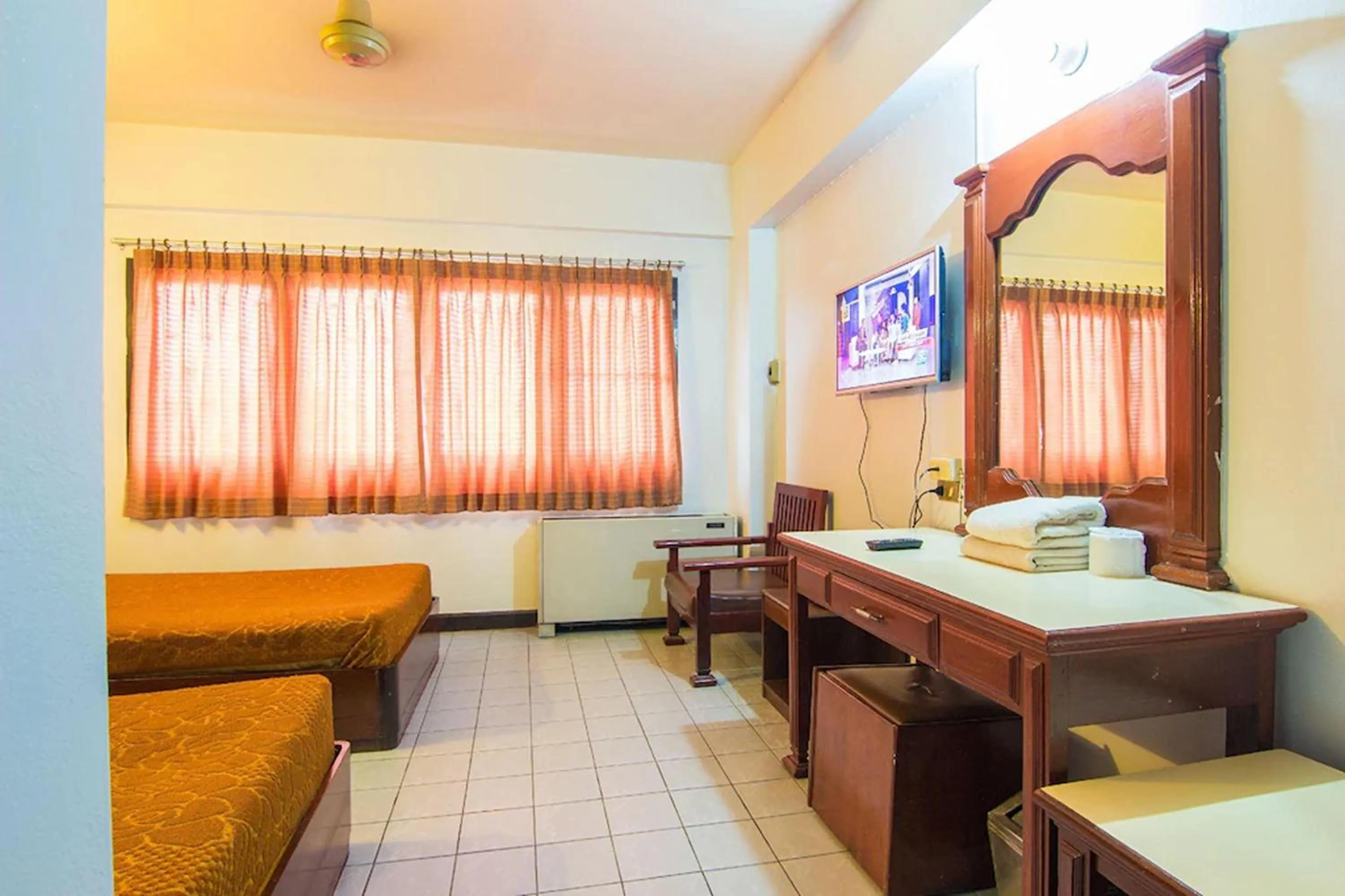 Bed in Khelang Nakorn Hotel