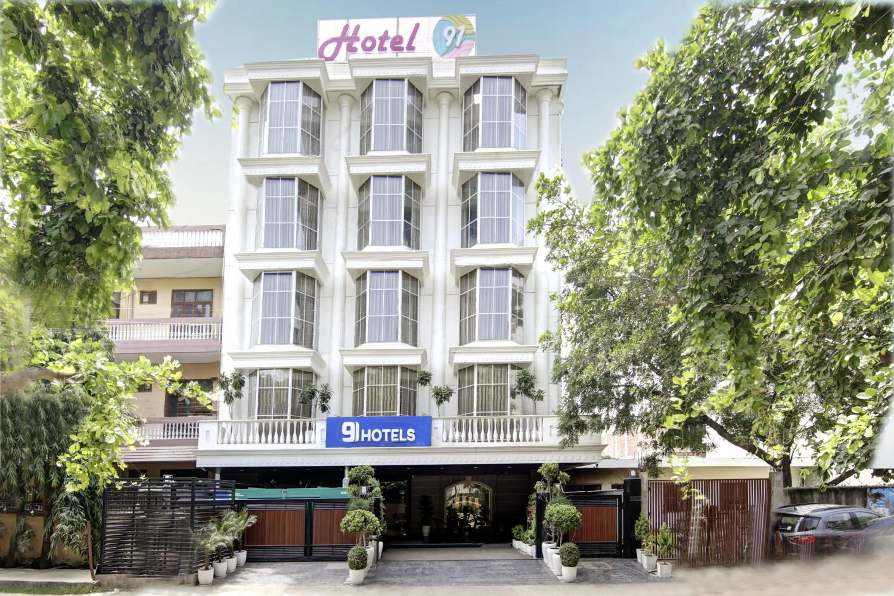 Property building in Hotel 91 Millennium Huda