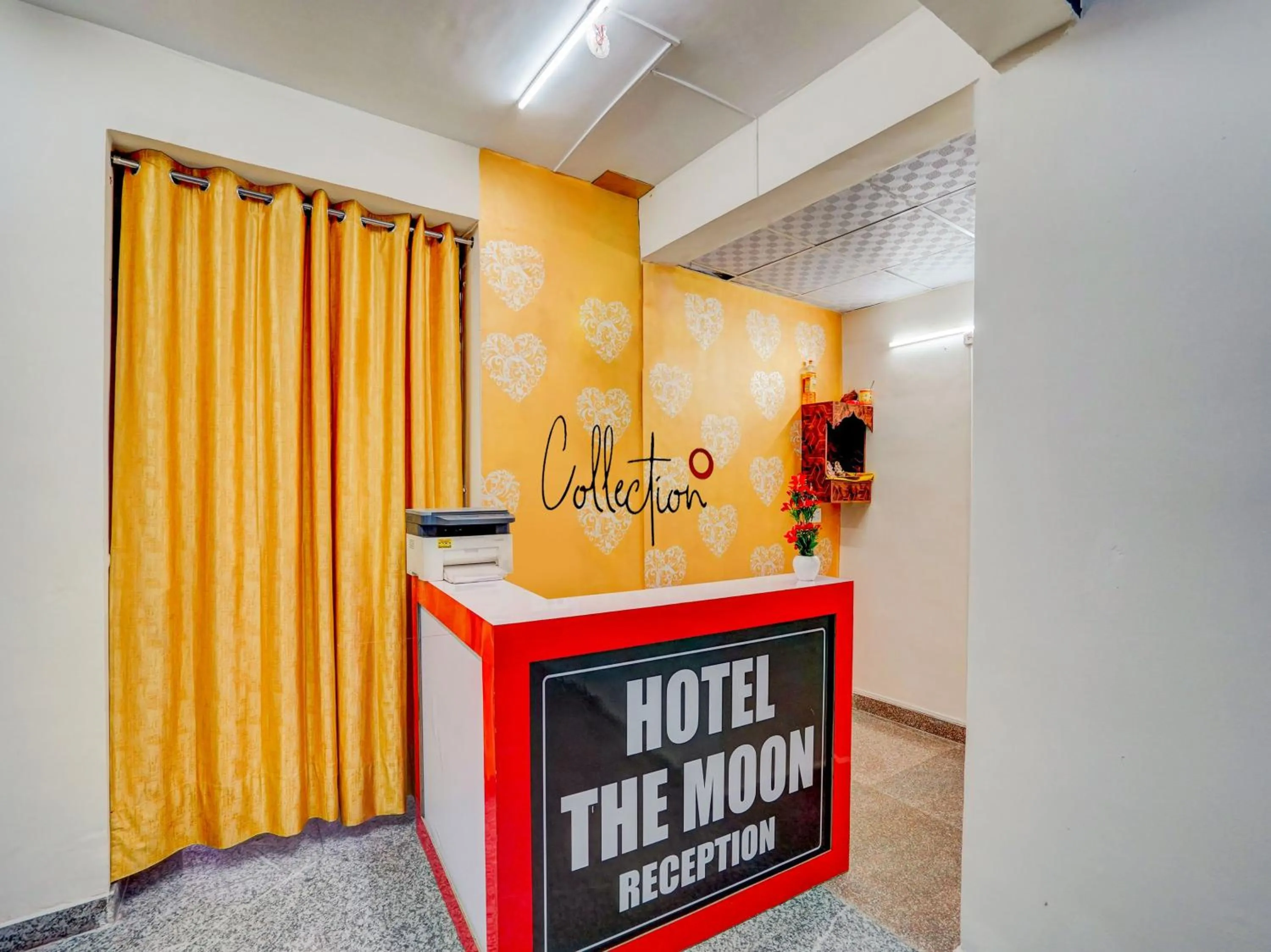 Lobby or reception in Hotel O The Moon