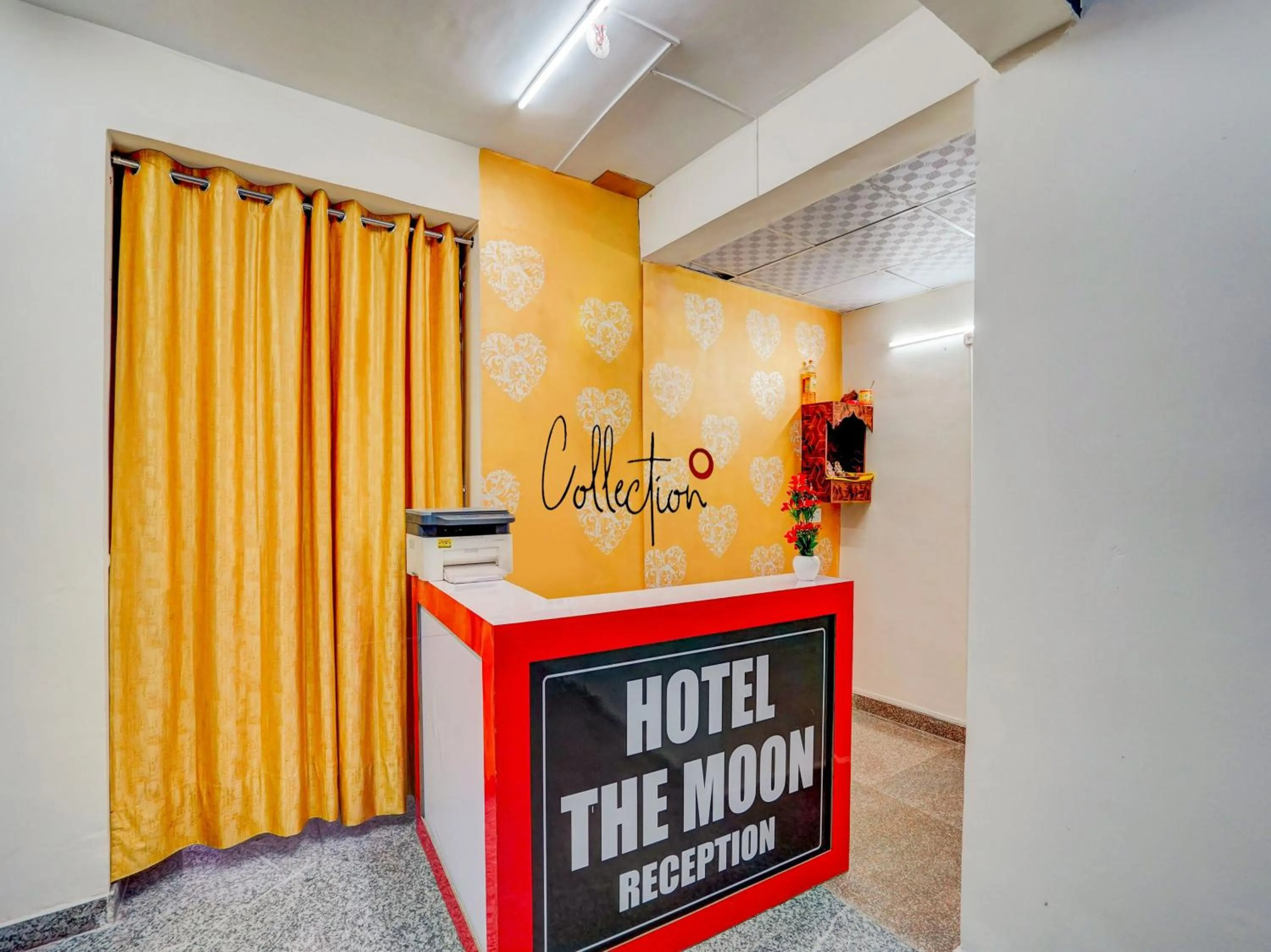 Lobby or reception in Hotel O The Moon