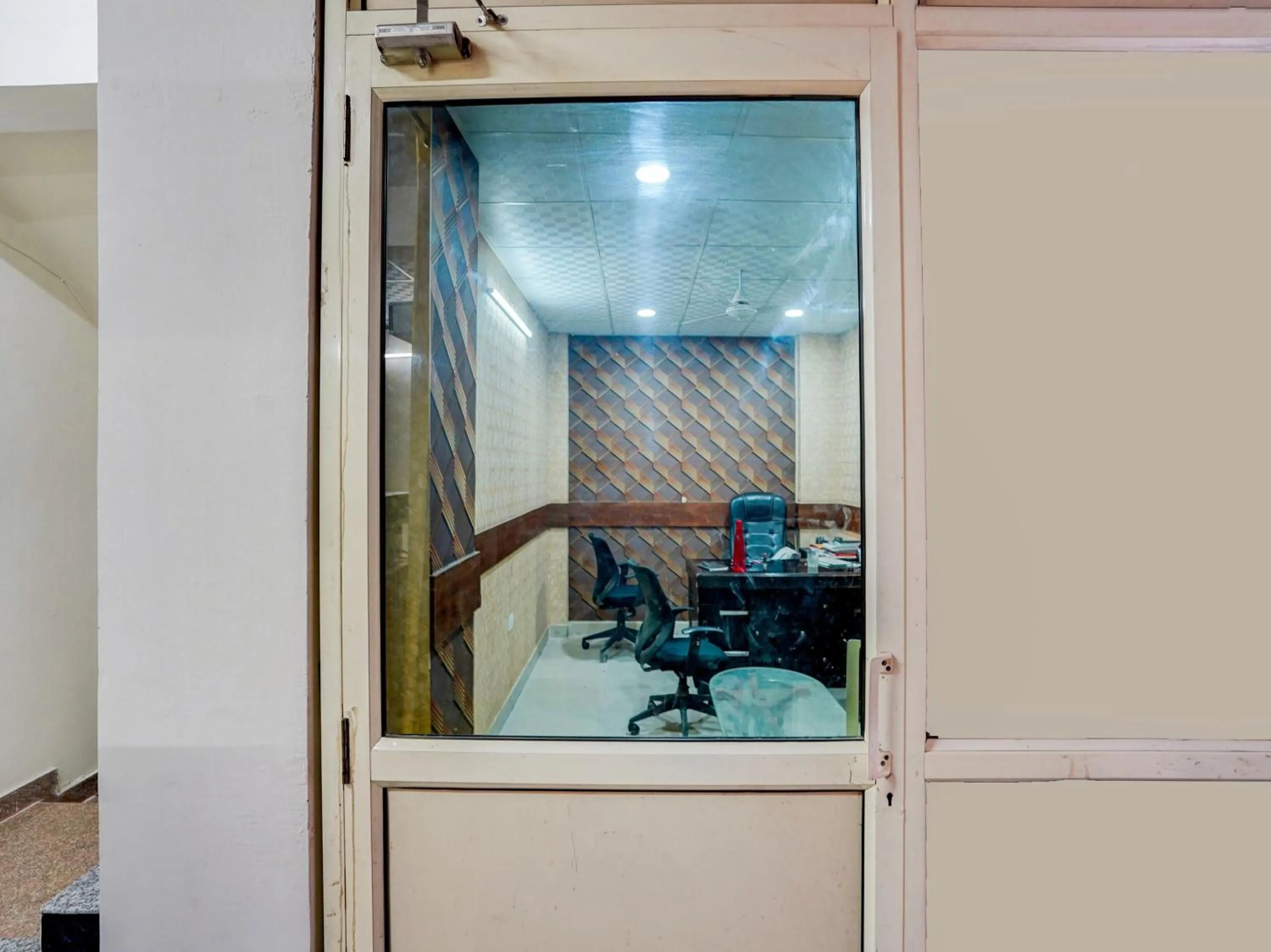 Facade/entrance in Hotel O The Moon