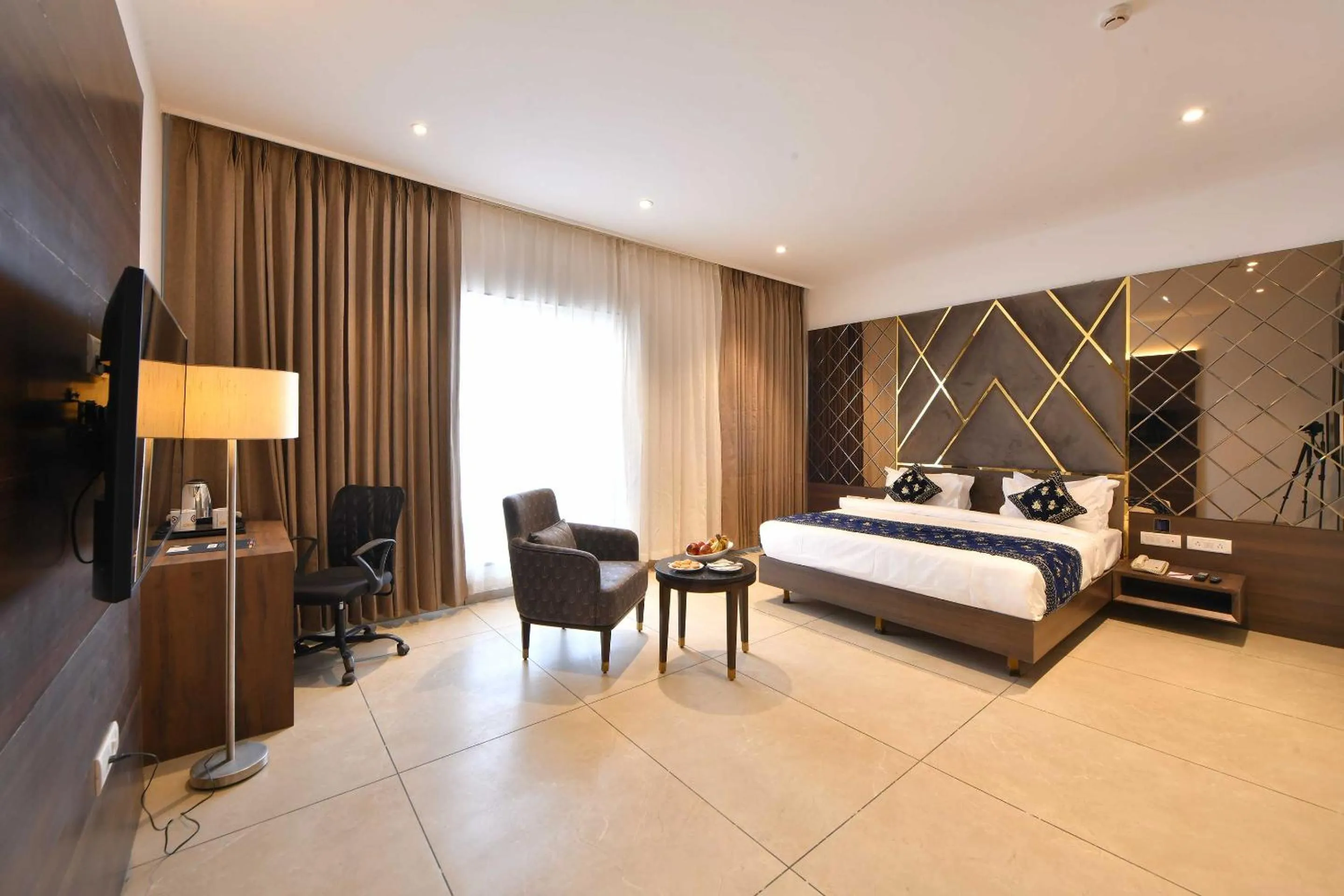 Bedroom, Bed in Clubhouse Hotel by CheckIn Morbi