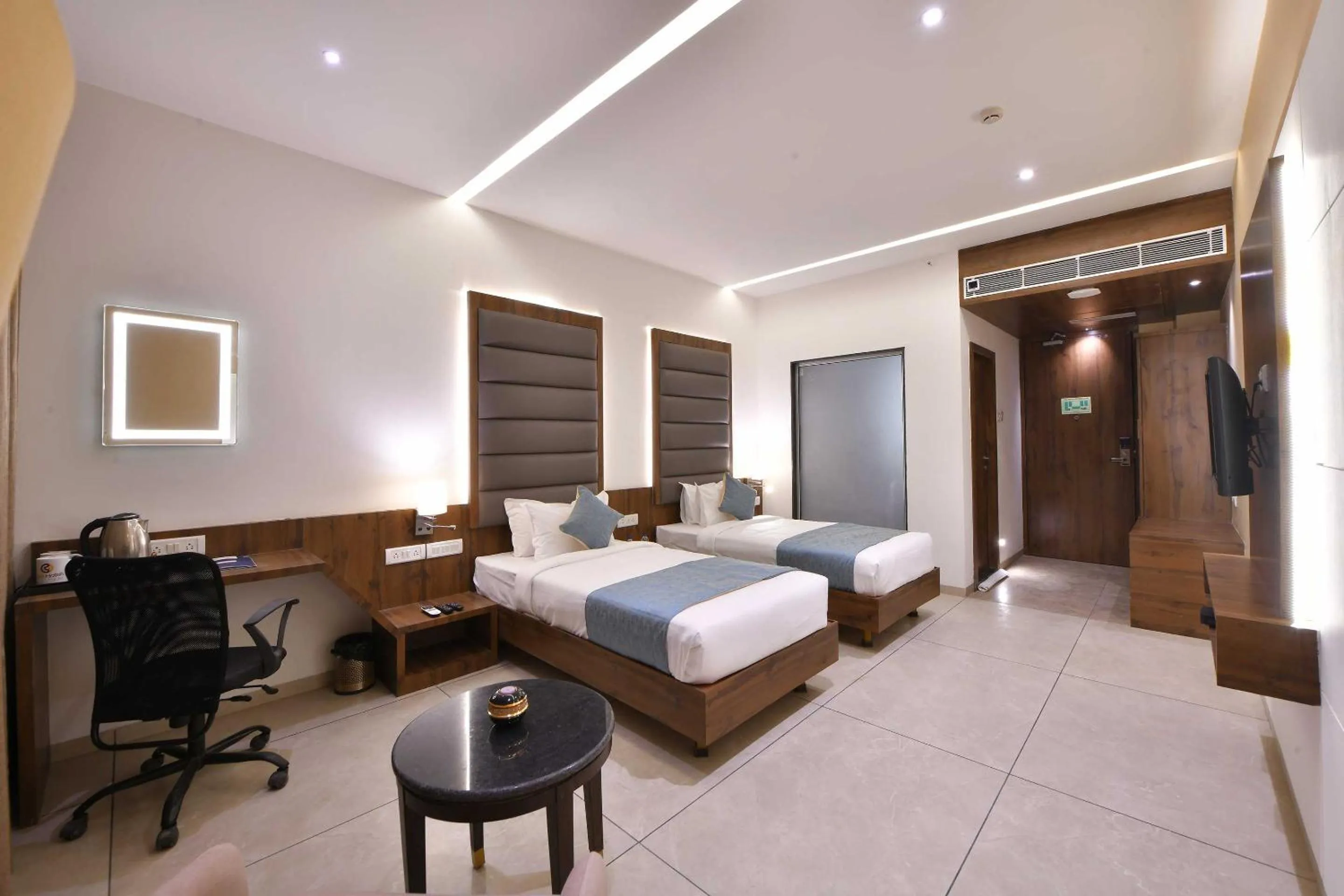 Bedroom, Bed in Clubhouse Hotel by CheckIn Morbi