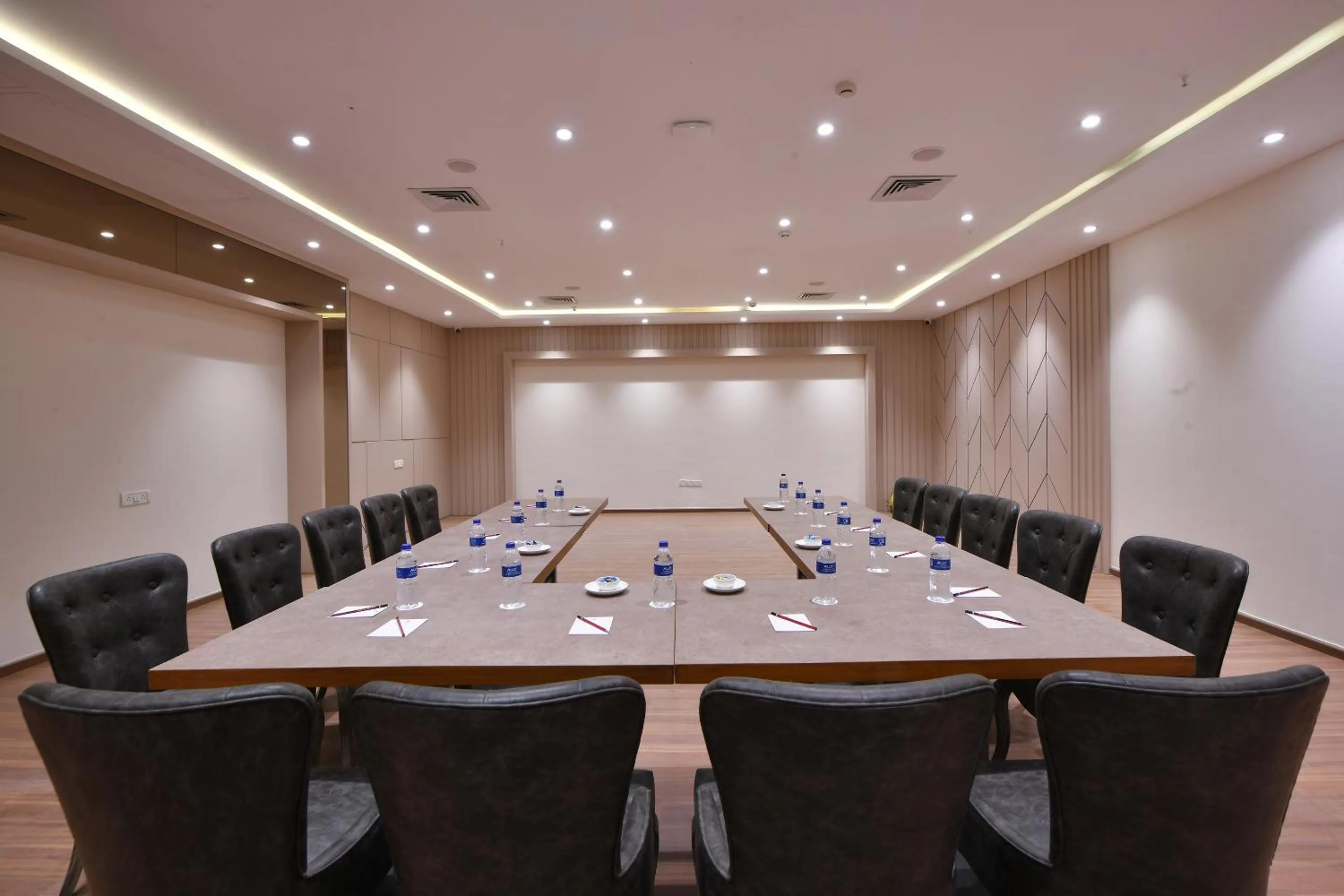 Meeting/conference room in Clubhouse Hotel by CheckIn Morbi
