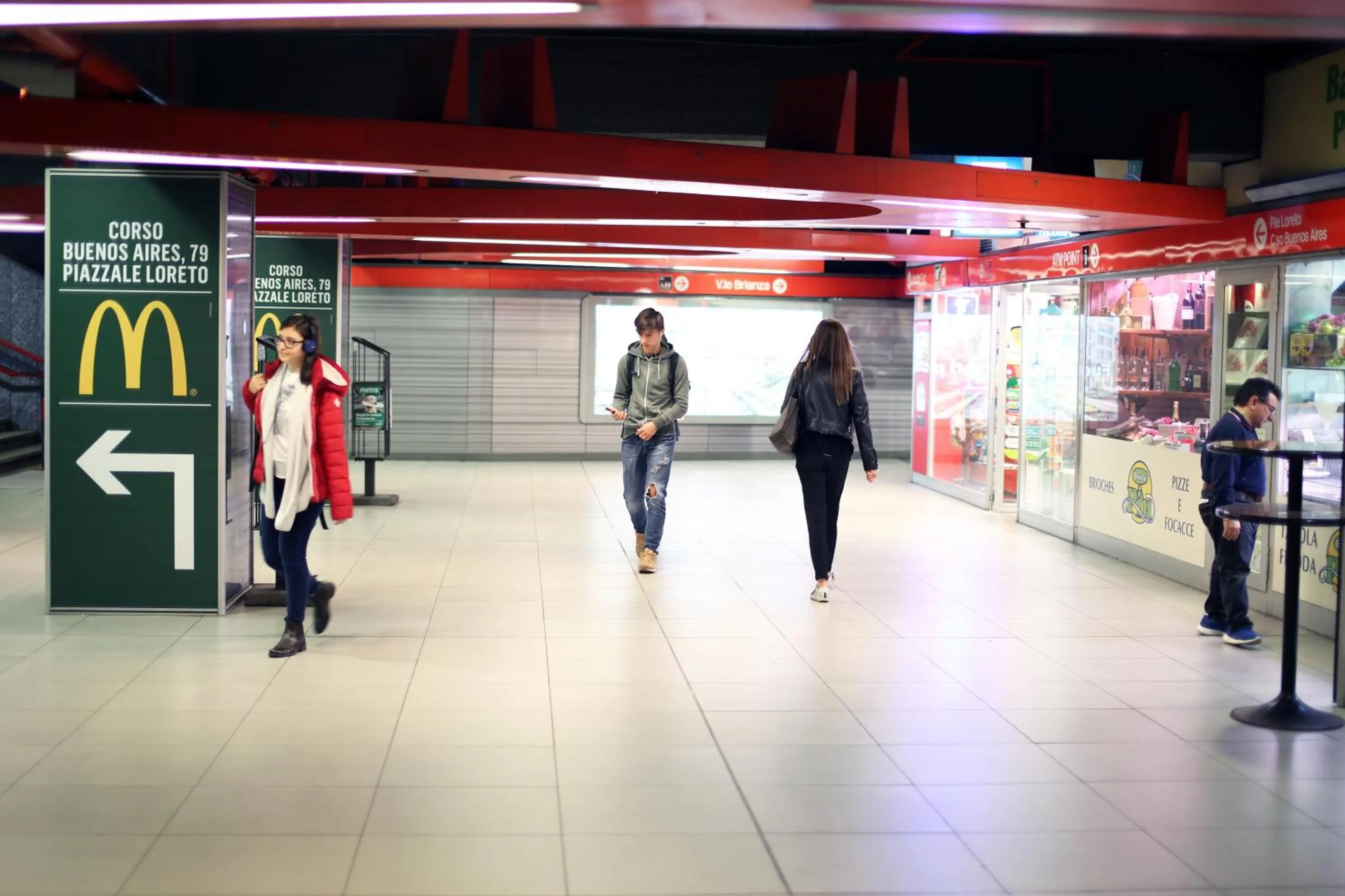 Supermarket/grocery shop in B&B Best Hostel Milano