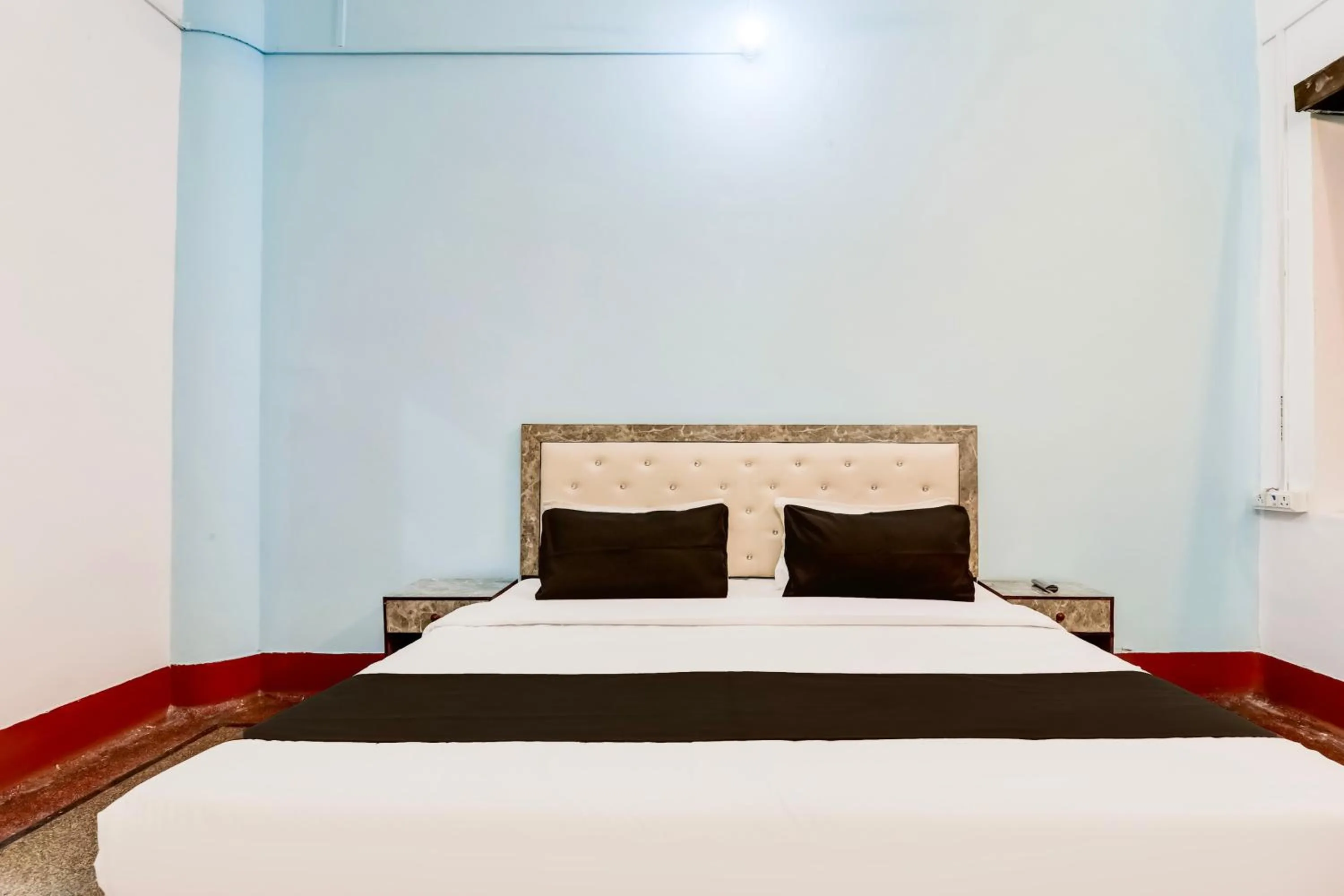 Bedroom, Bed in Hotel O Mannat