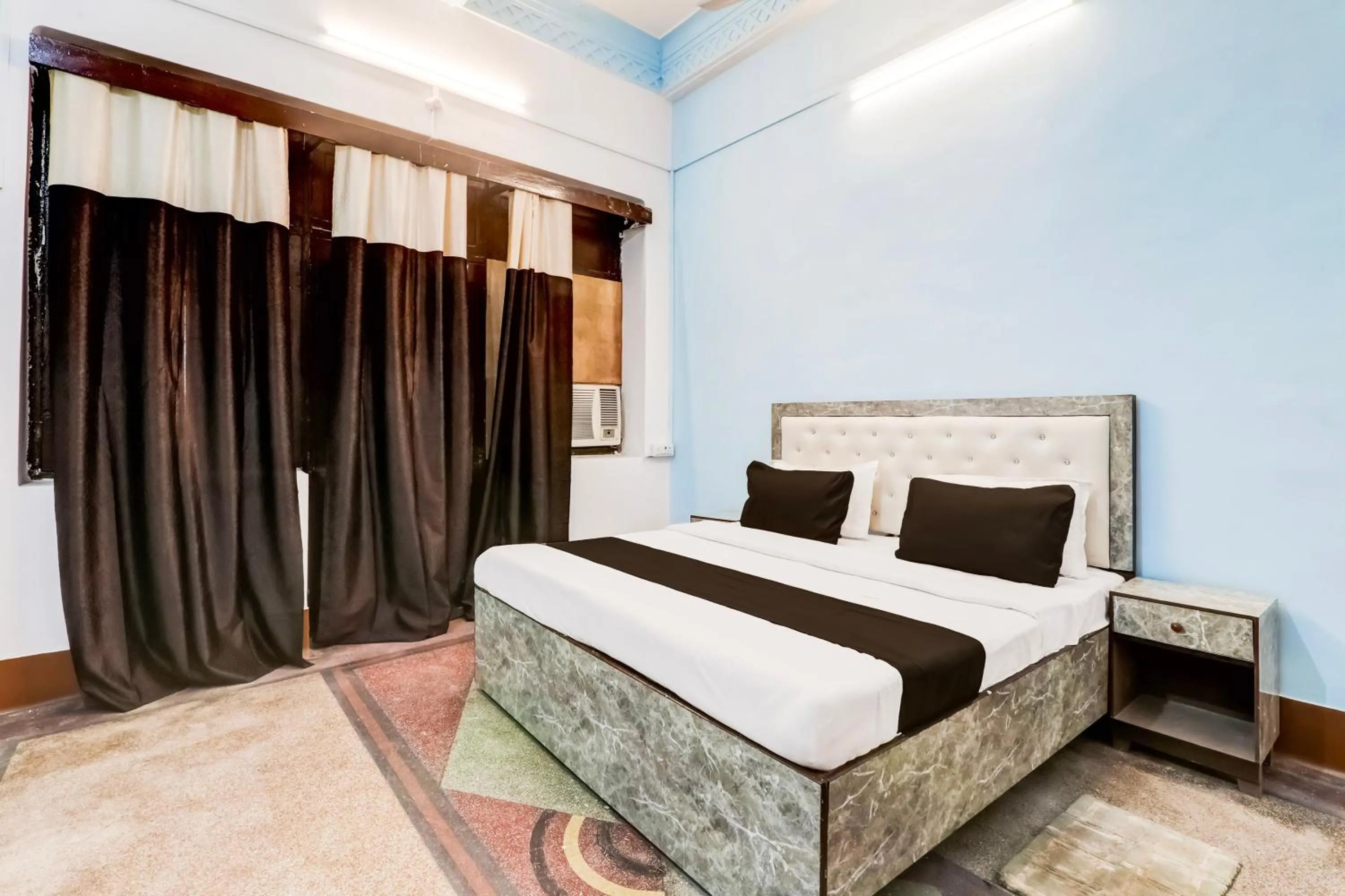 Bedroom, Bed in Hotel O Mannat