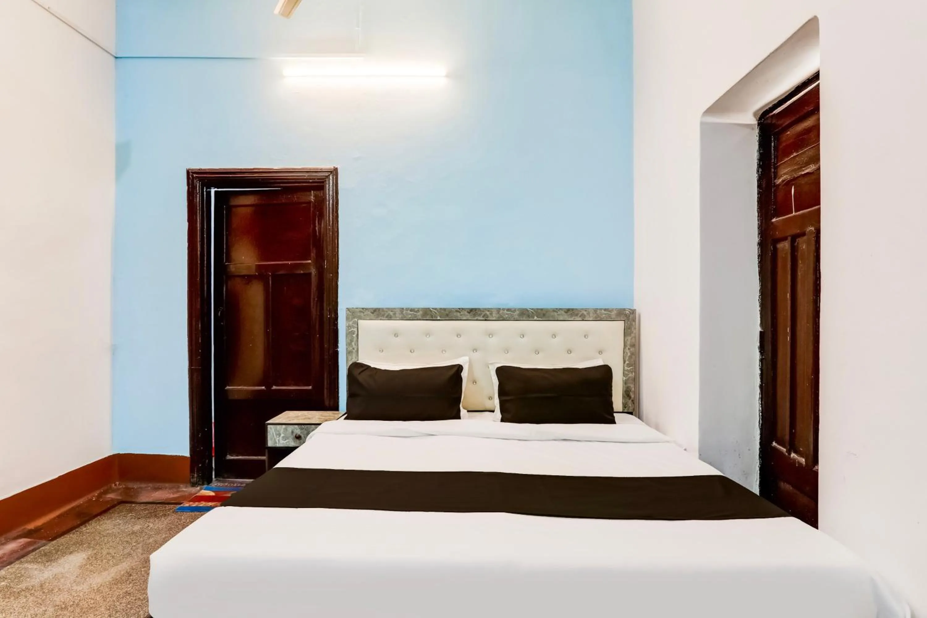 Bedroom, Bed in Hotel O Mannat