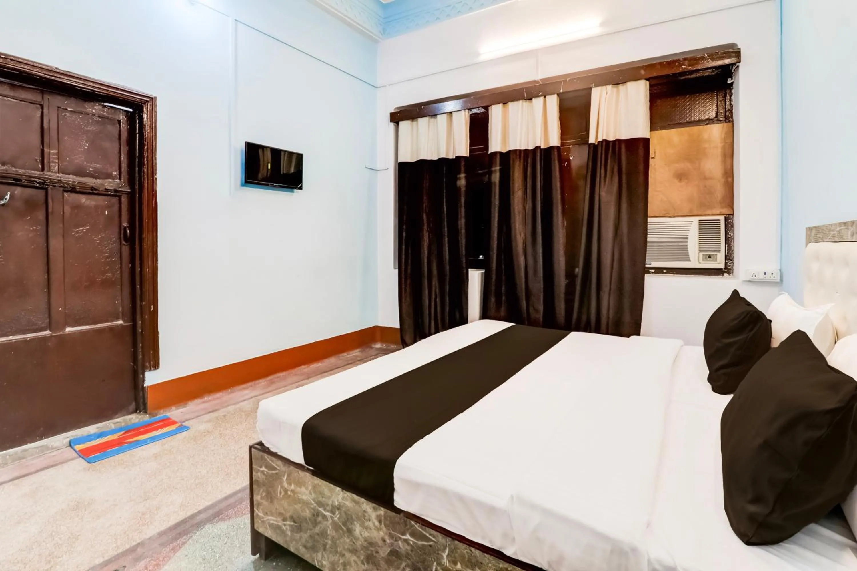 Bedroom, Bed in Hotel O Mannat