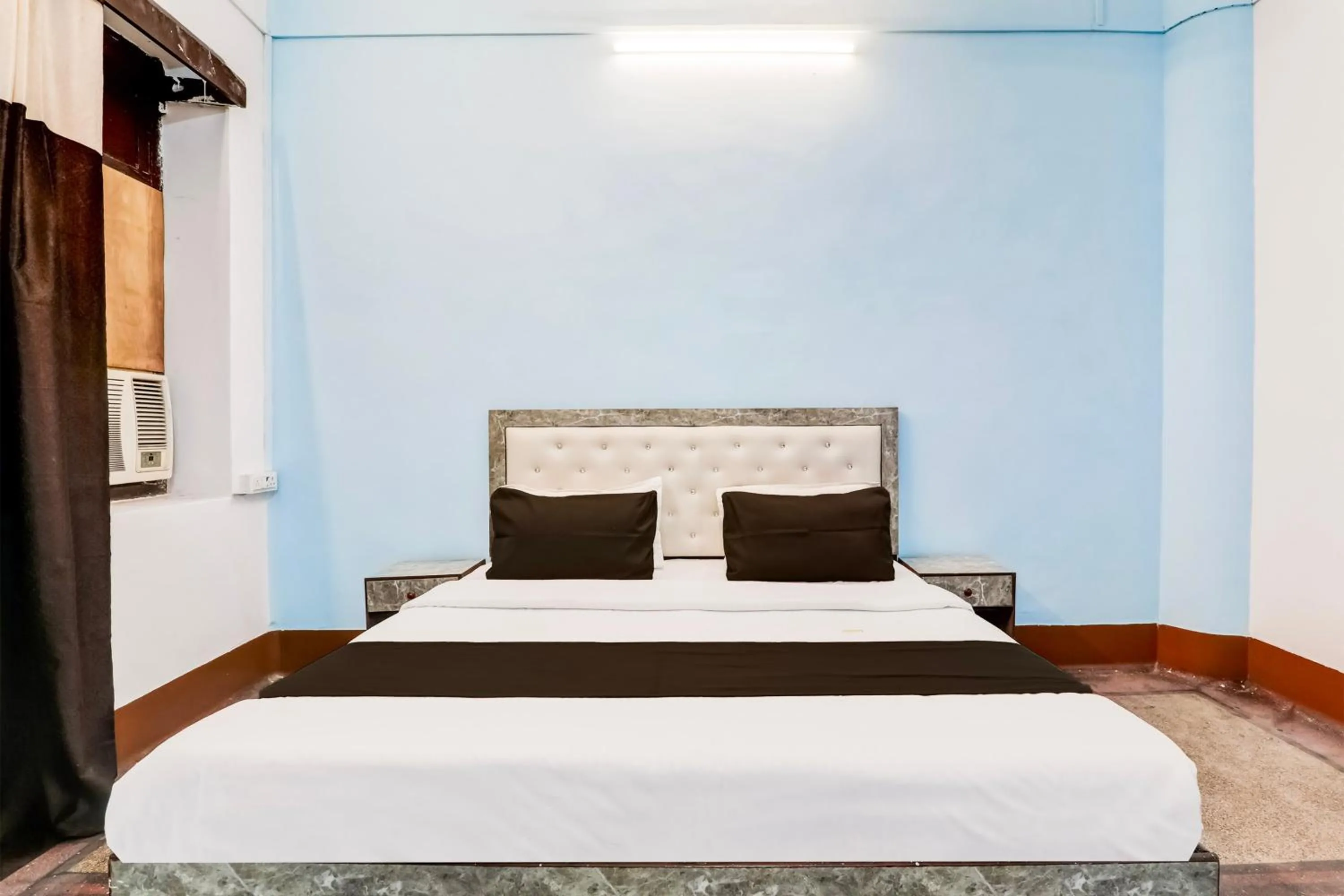 Bedroom, Bed in Hotel O Mannat