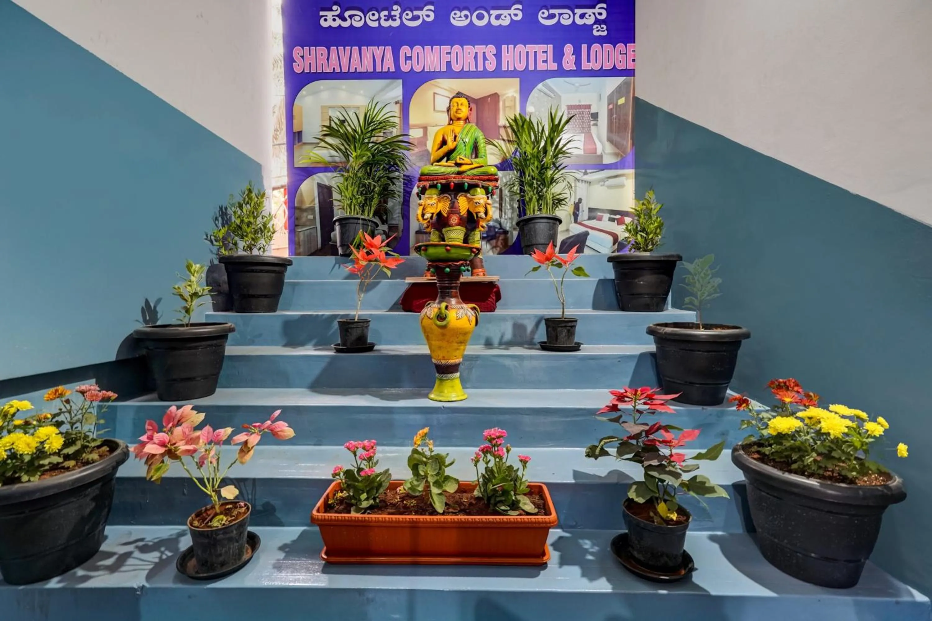 Lobby or reception in Shravanya Comforts