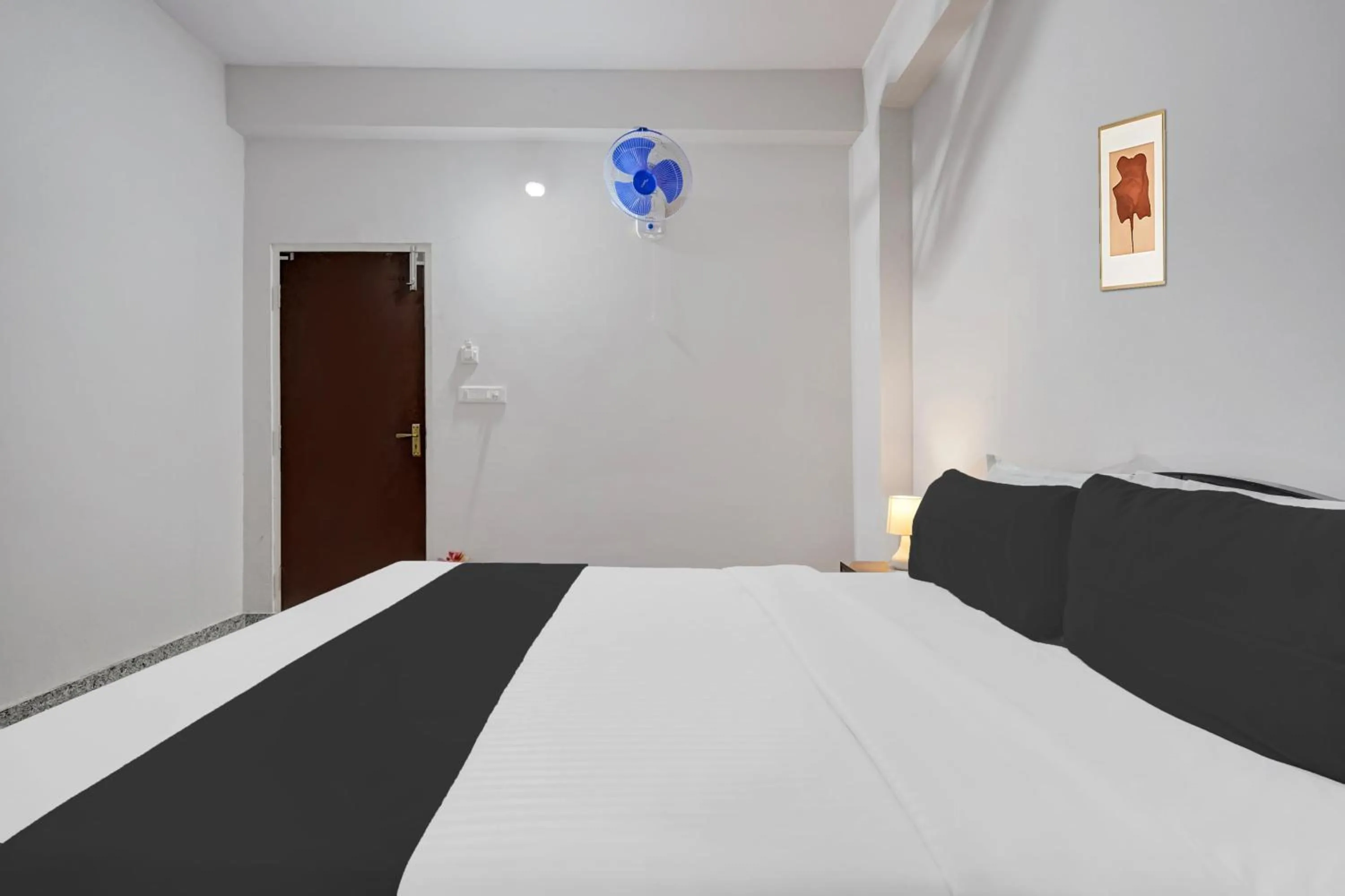 Bedroom, Bed in Shravanya Comforts