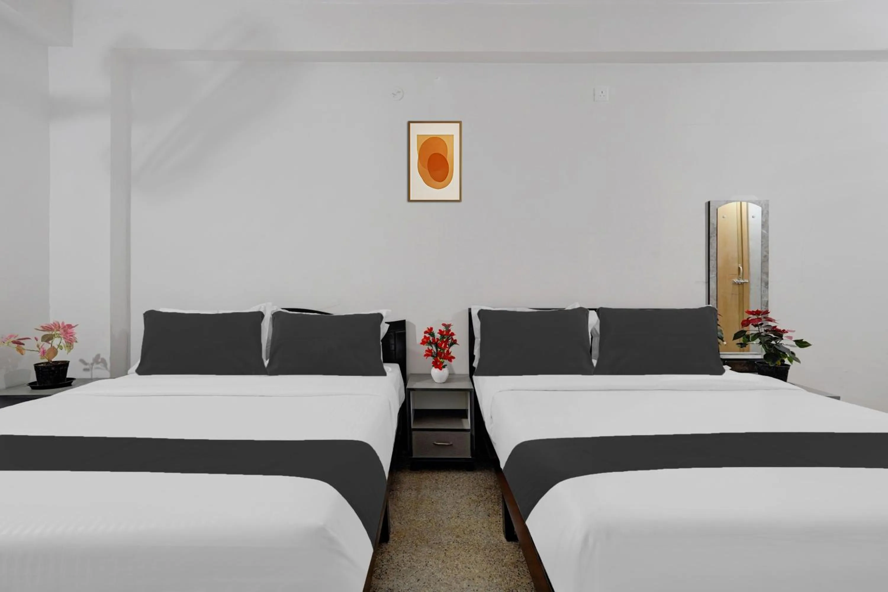Bedroom, Bed in Shravanya Comforts