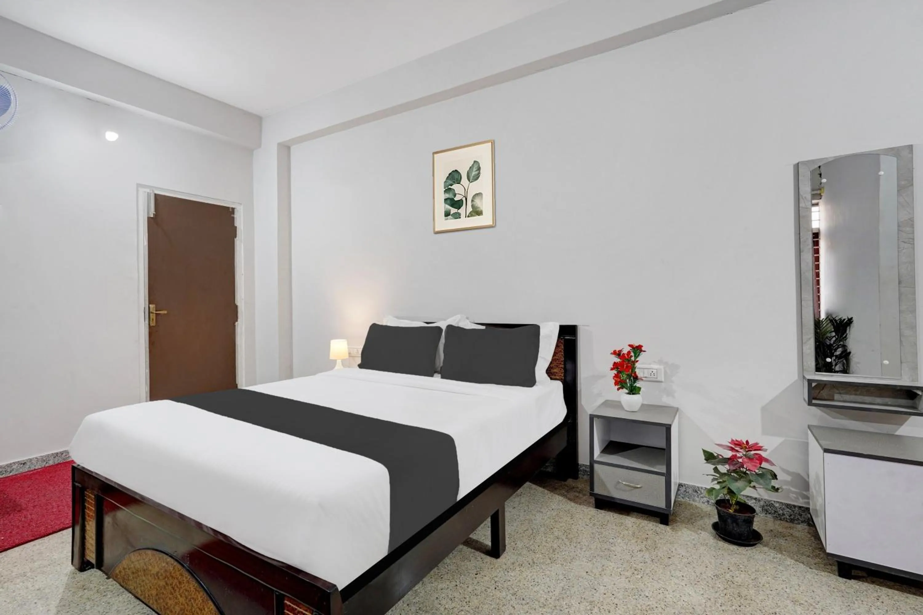 Bedroom, Bed in Shravanya Comforts