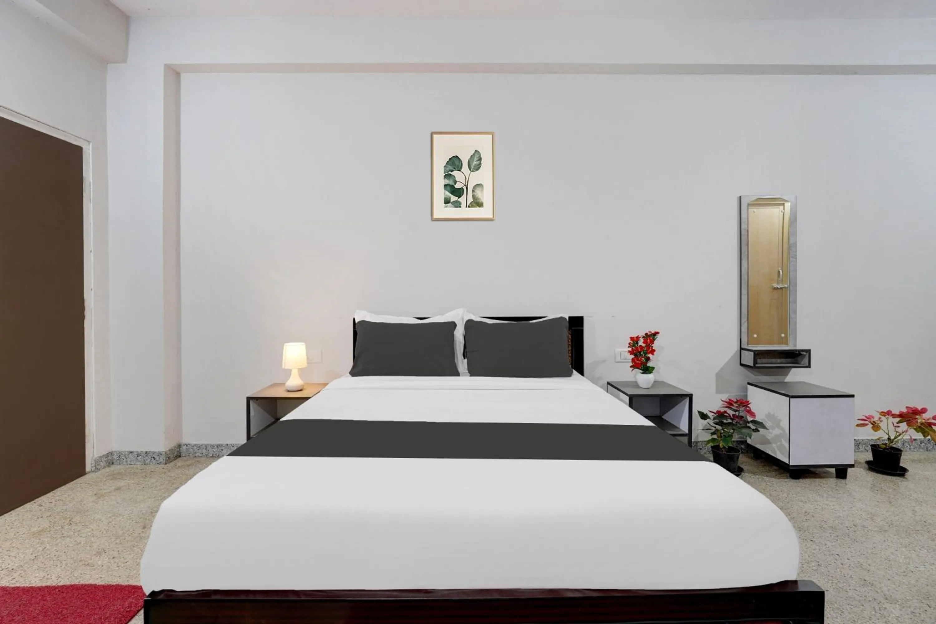 Bedroom, Bed in Shravanya Comforts