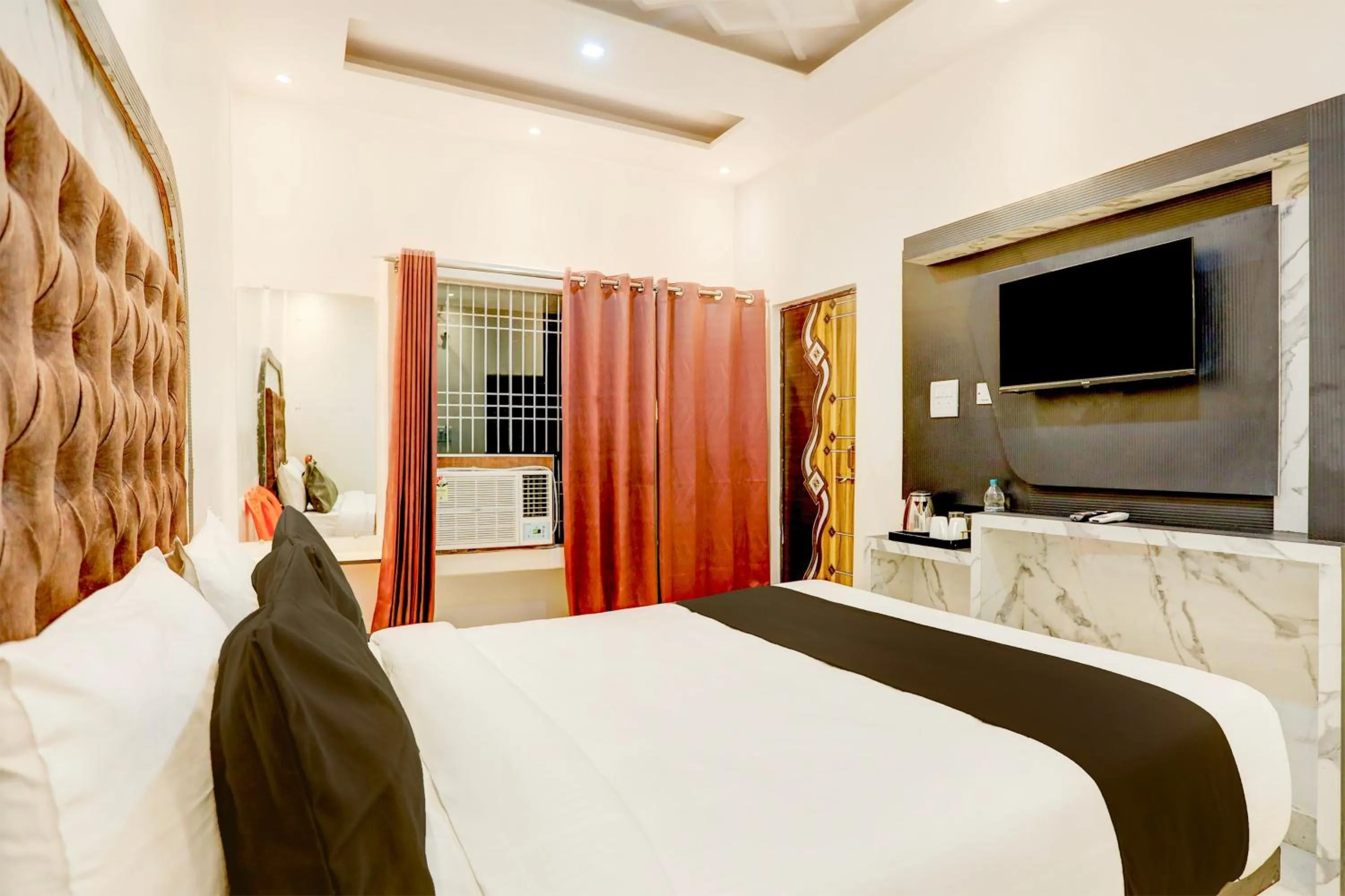 Bedroom in Super Hotel O SHIVA VALLEY HOTEL