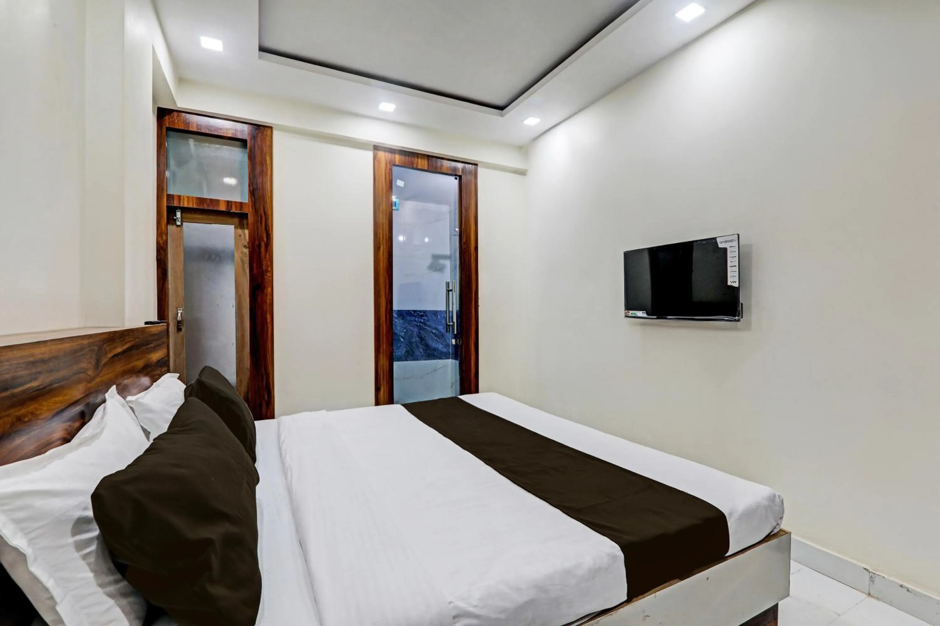 Bedroom, Bed in Collection O Mitra Inn