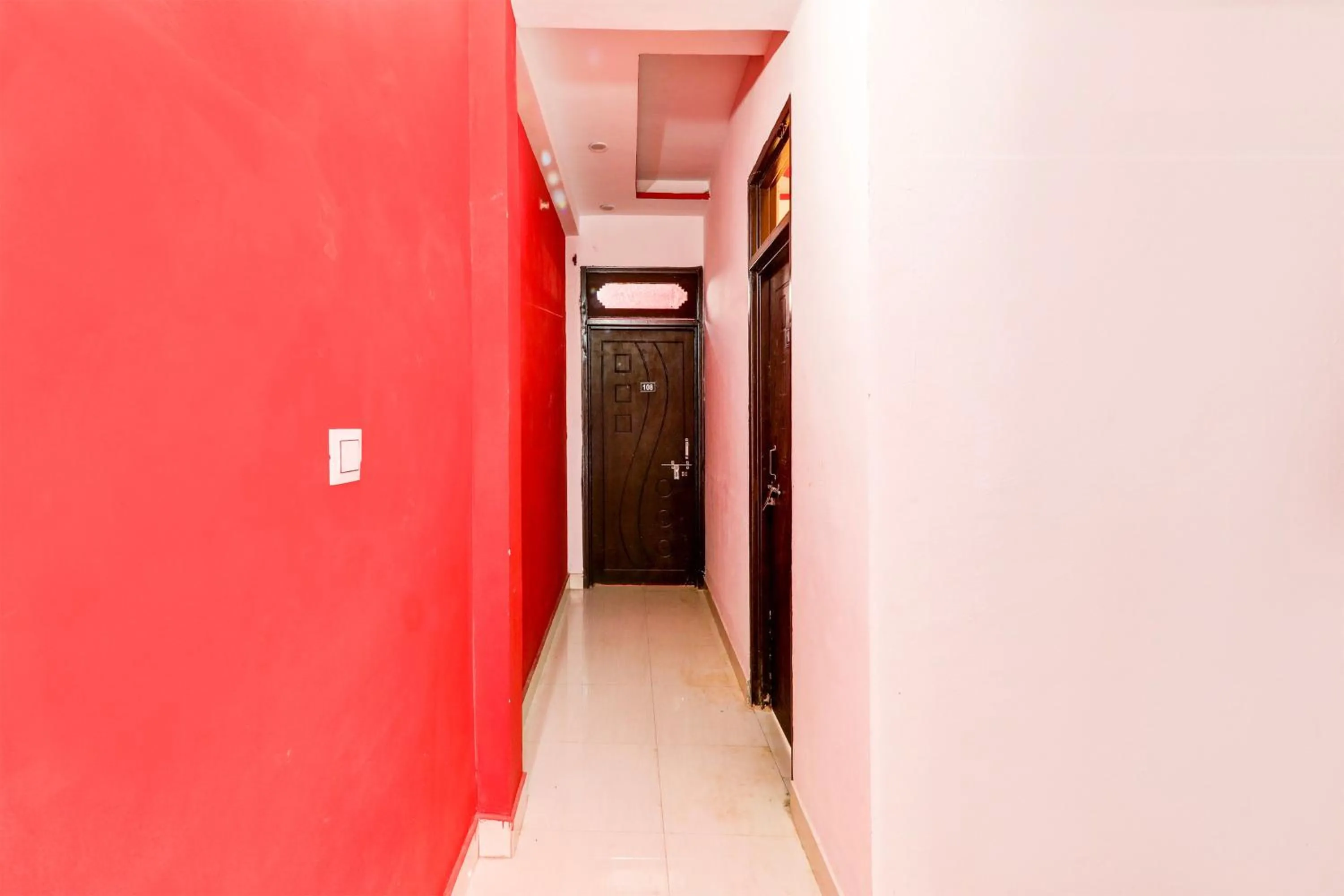 Hotel O A K Hotel
