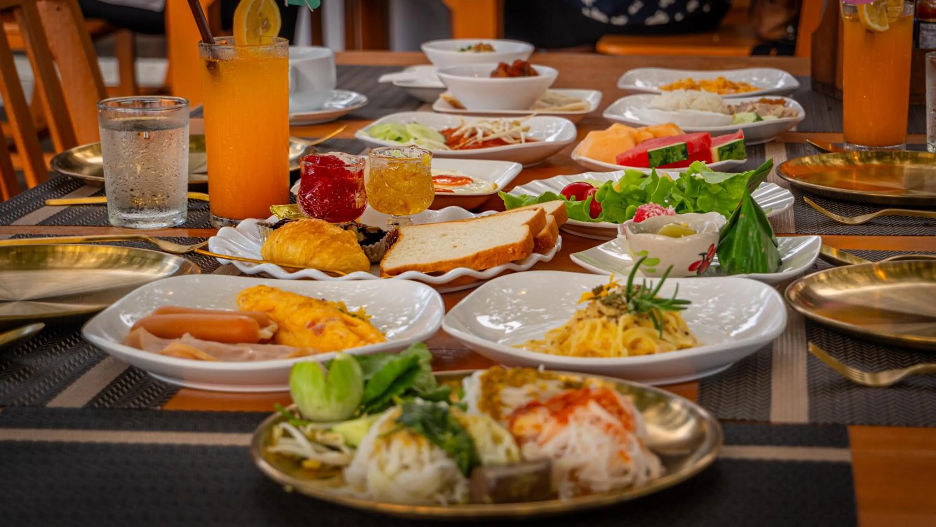 Breakfast in Hotel Villa AoKhanom Beachfront