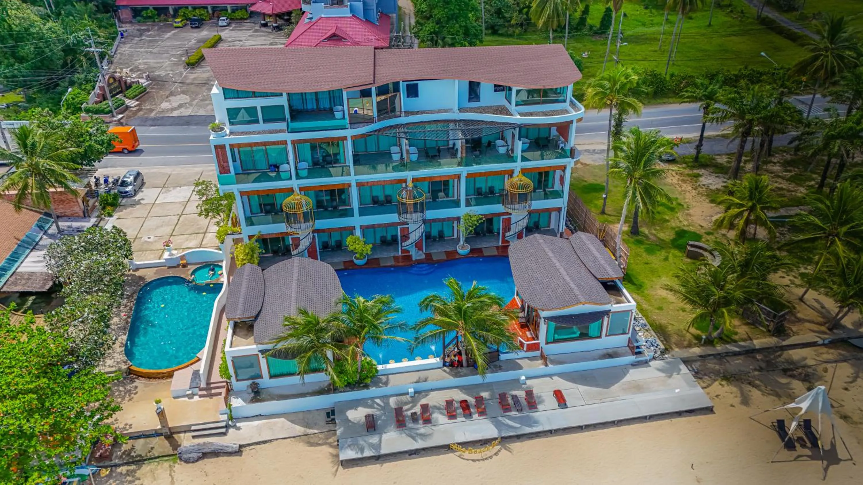 Property building in Hotel Villa AoKhanom Beachfront
