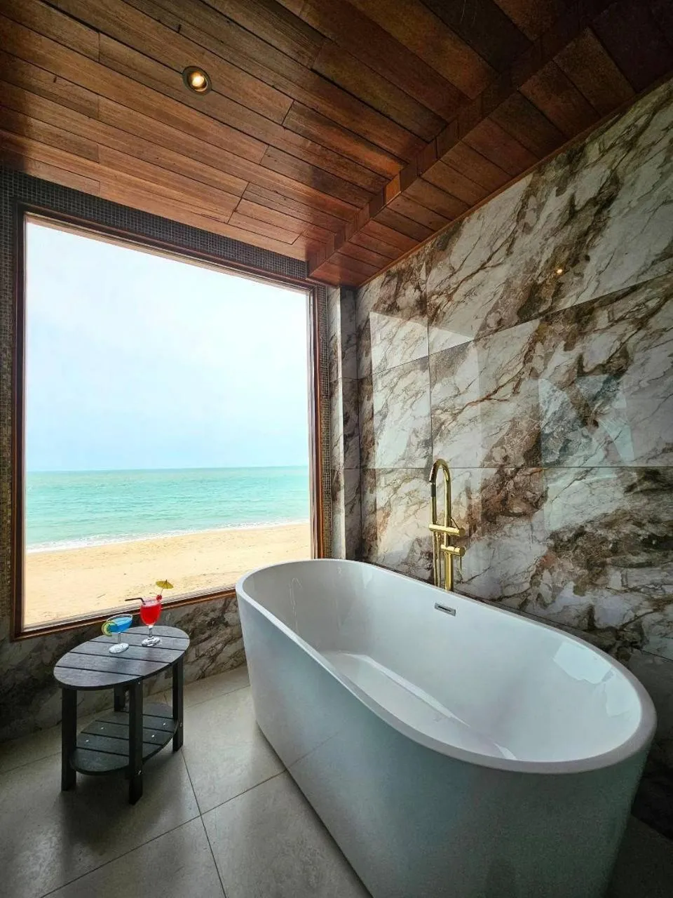 Bathroom in Hotel Villa AoKhanom Beachfront