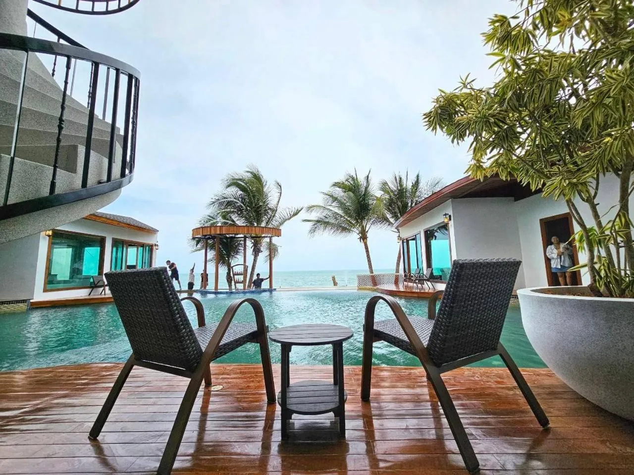 Balcony/Terrace in Hotel Villa AoKhanom Beachfront