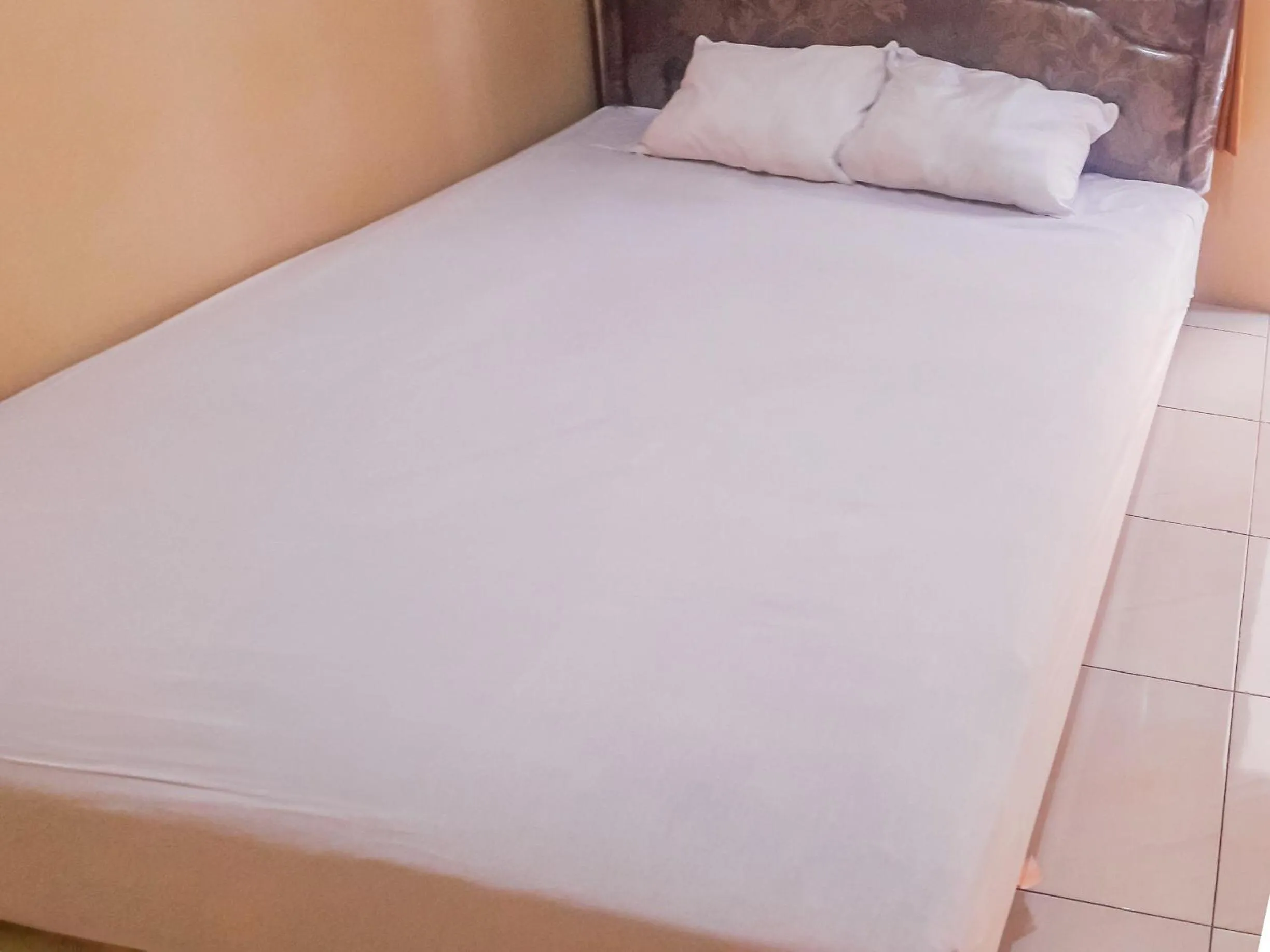 Bedroom, Bed in Hotel O Kost Naura