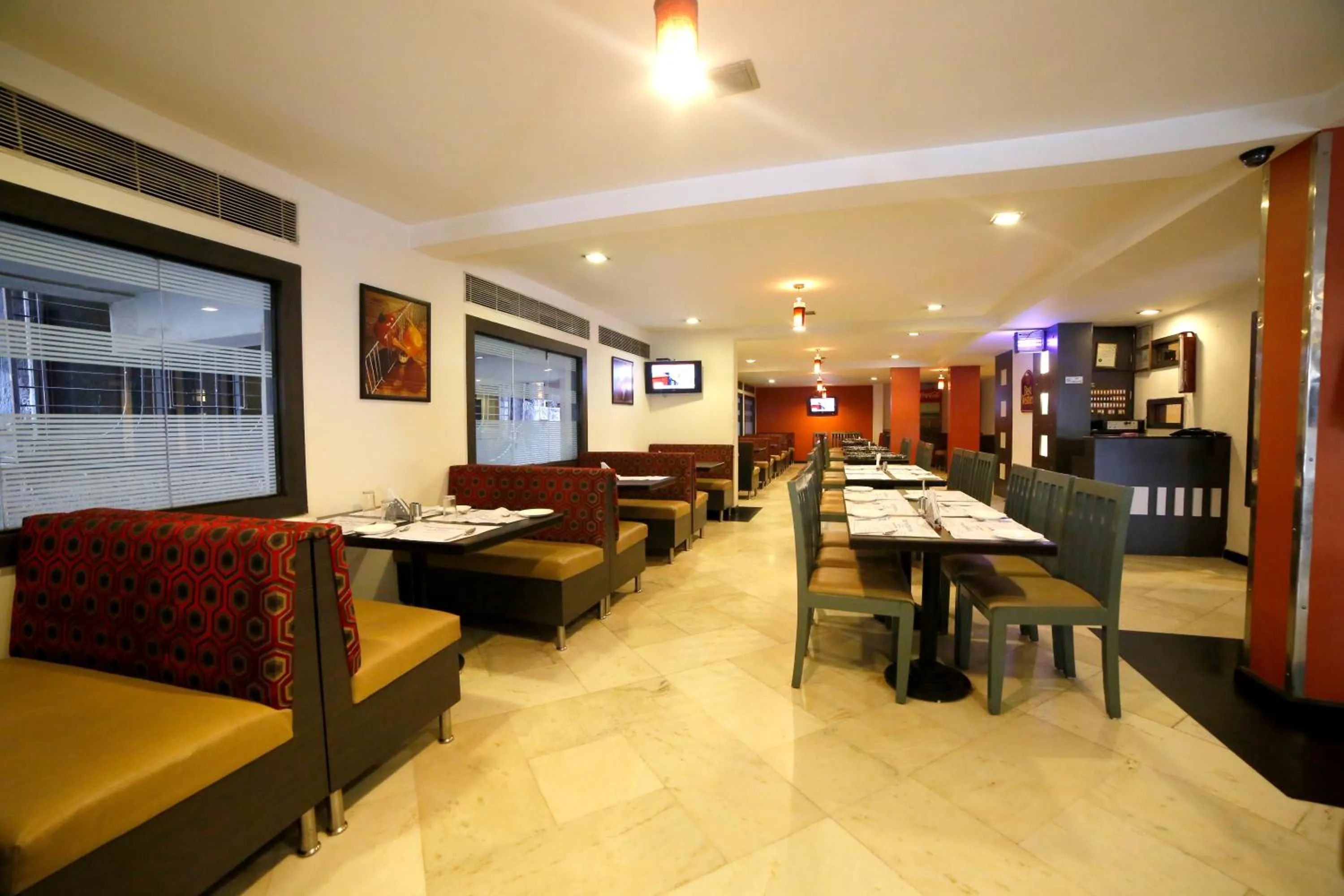 Restaurant/places to eat in Click Hotel Yuvraj