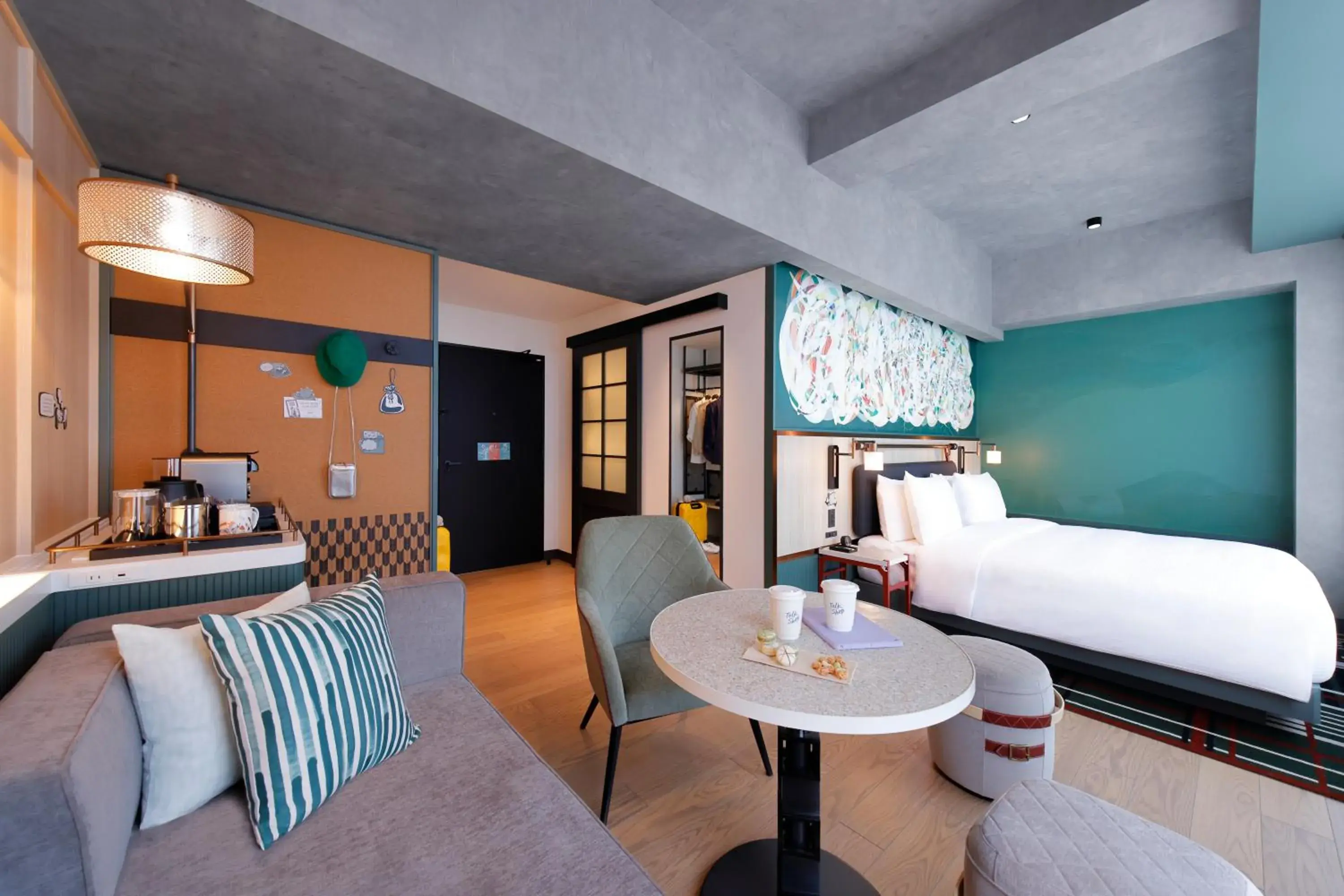 Deluxe King Room in Caption by Hyatt Namba Osaka Deluxe King Room in Caption by Hyatt Namba Osaka