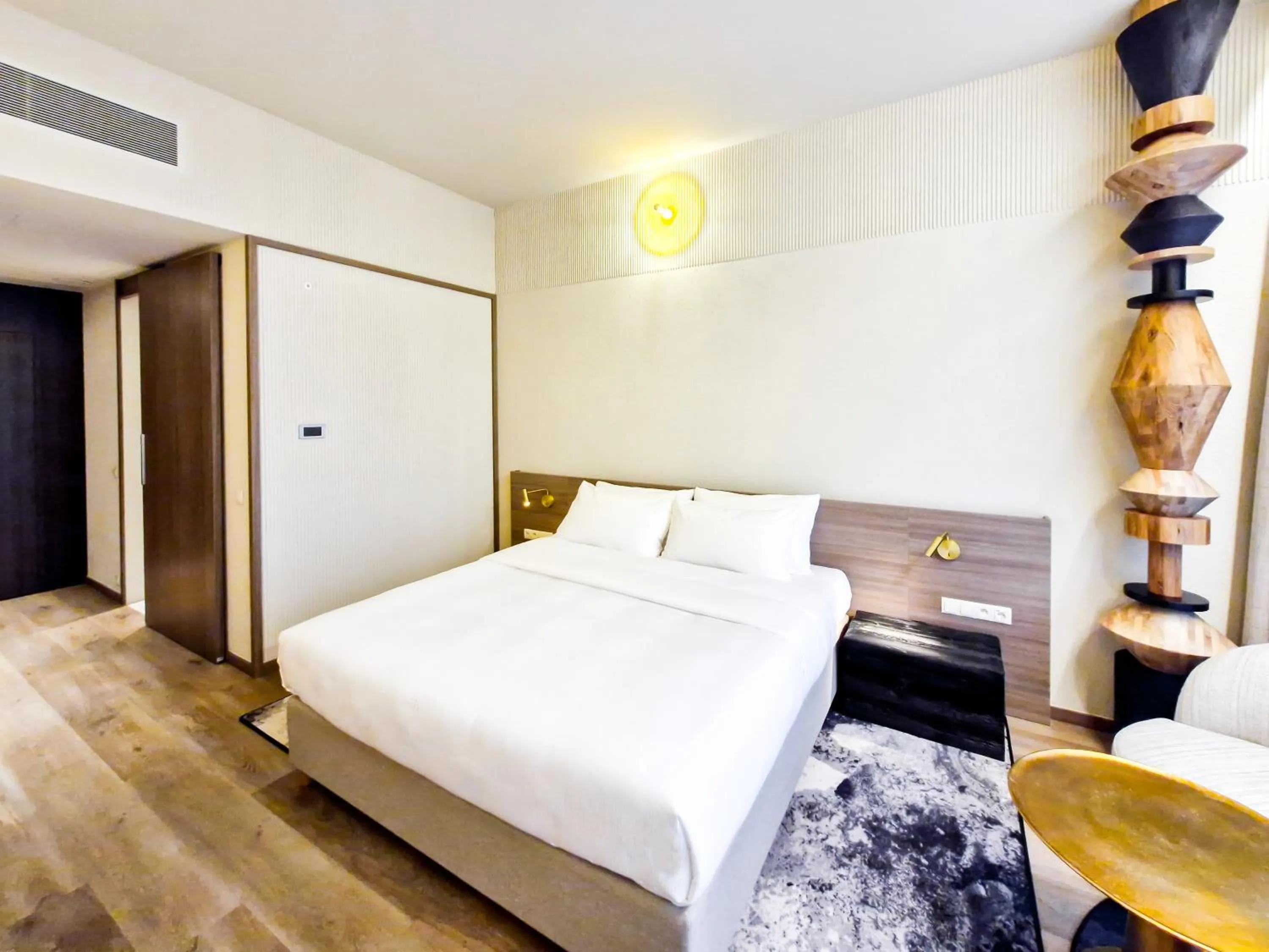 Photo of the whole room, Bed in Hotel GLAR Conference & SPA