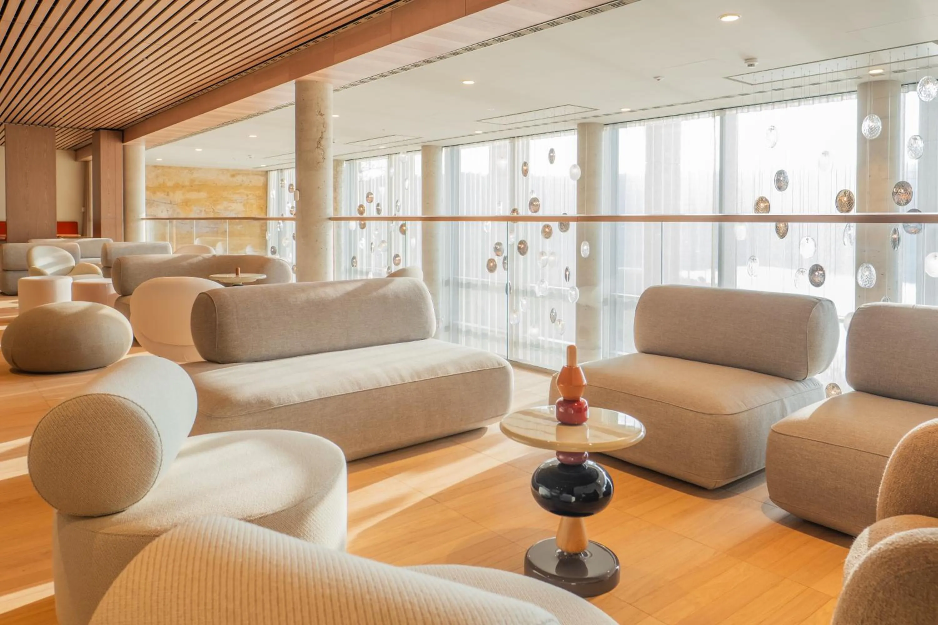 Restaurant/places to eat in Hotel GLAR Conference & SPA