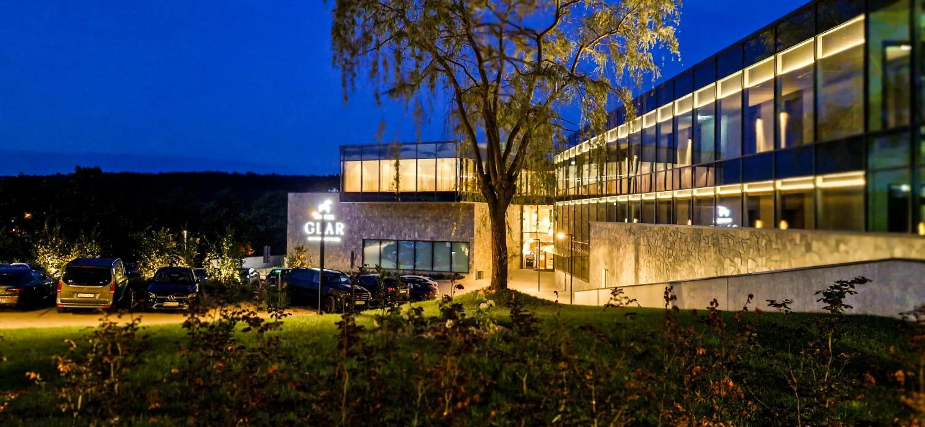 Property building in Hotel GLAR Conference & SPA