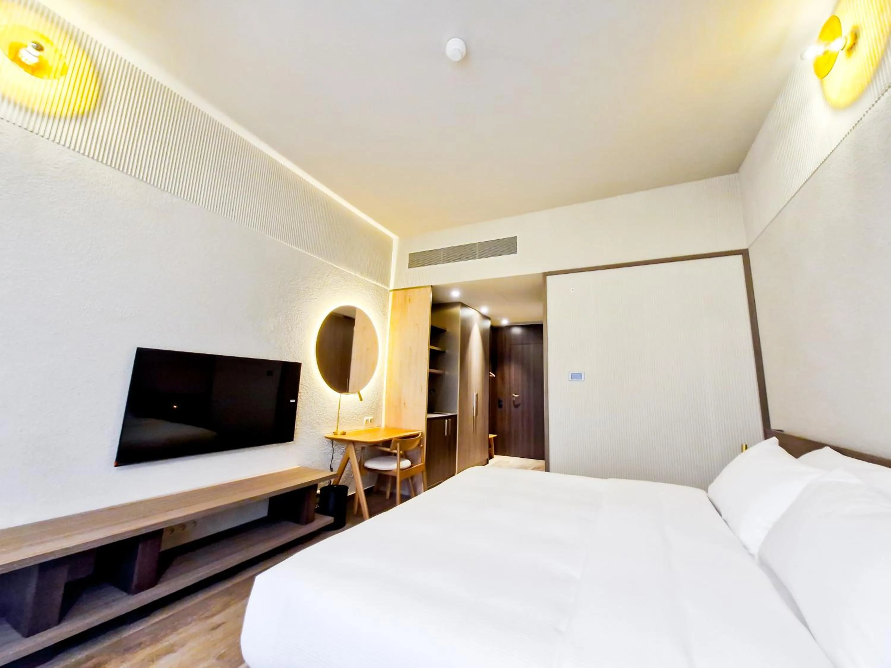 Photo of the whole room, Bed in Hotel GLAR Conference & SPA