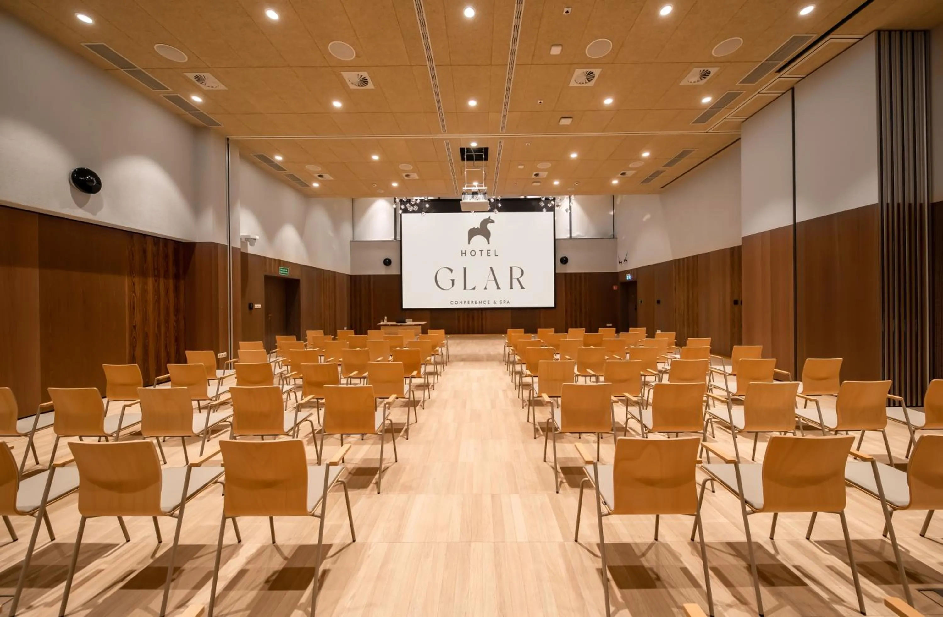 Meeting/conference room in Hotel GLAR Conference & SPA