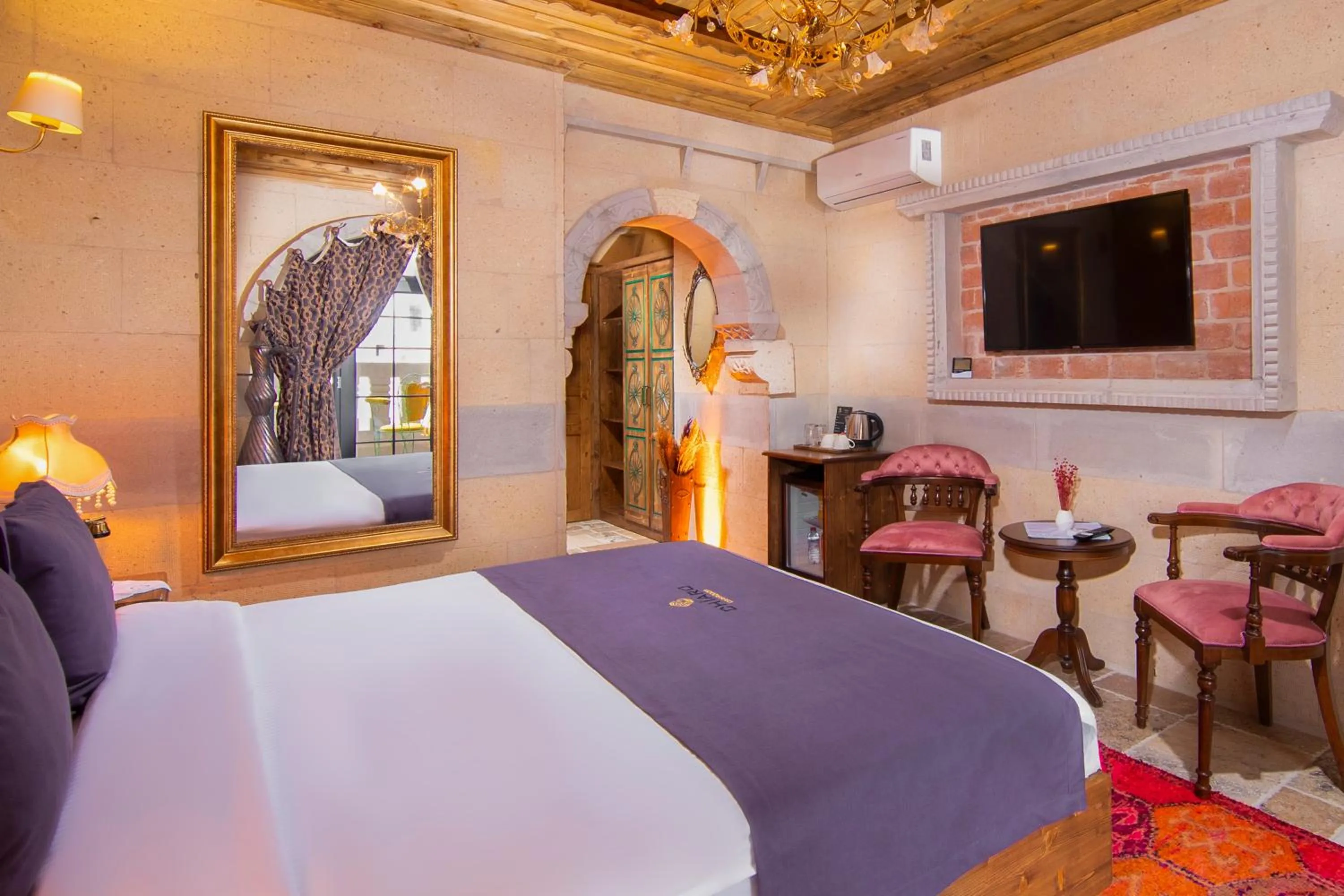 Communal lounge/ TV room, Bed in Cappadocia Chiaro