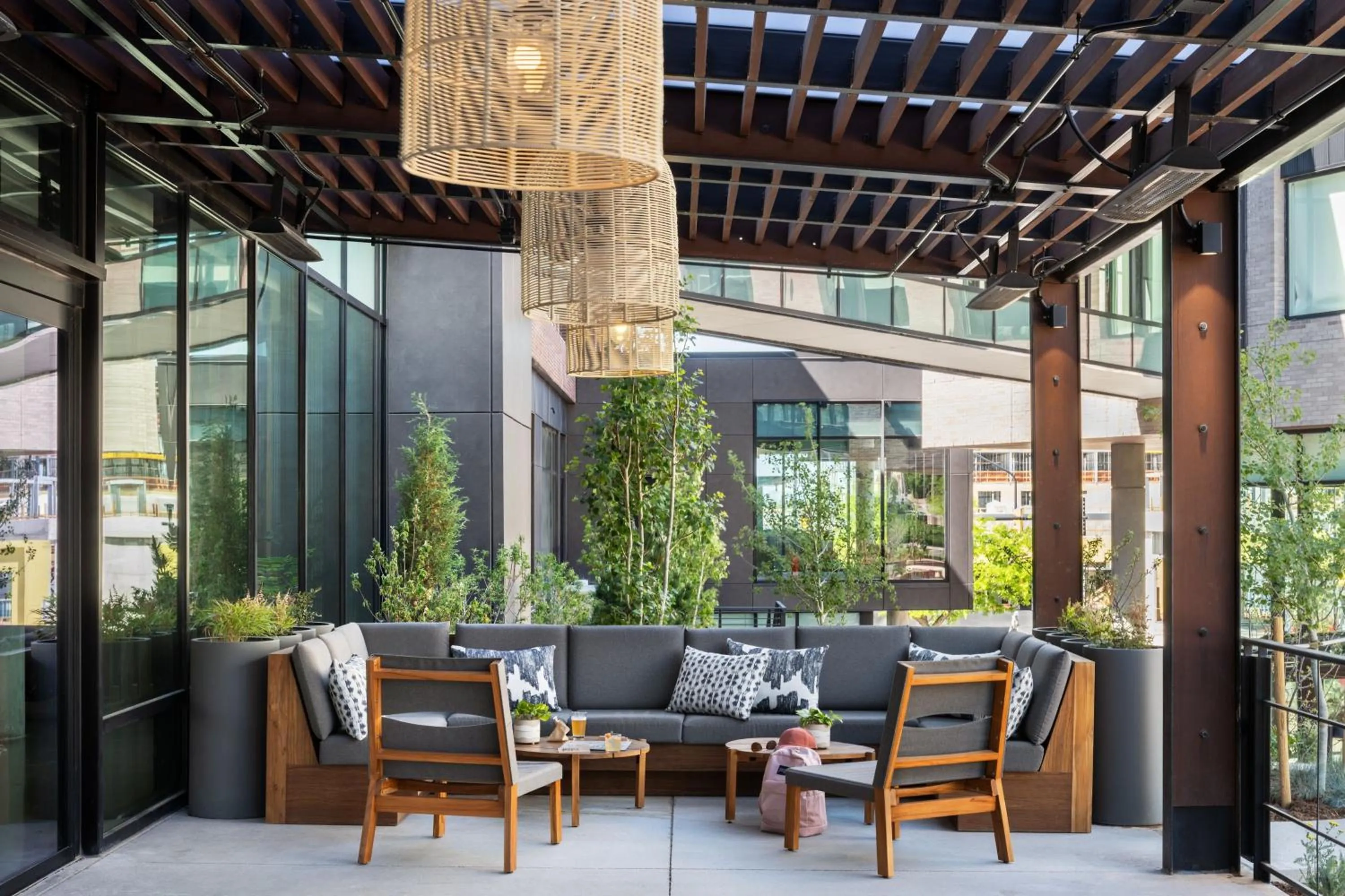 Lounge or bar in Moxy Boulder University