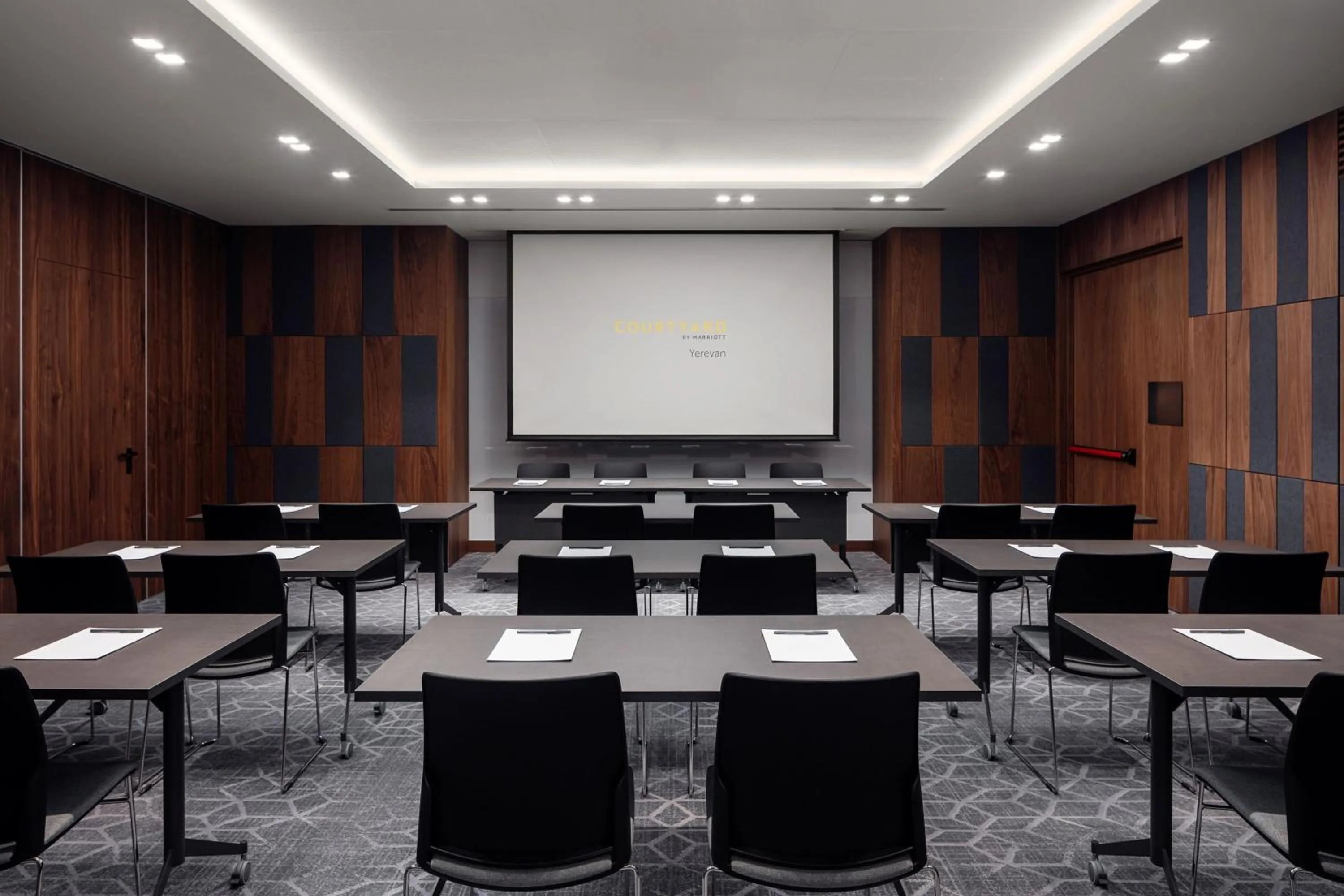 Meeting/conference room in Courtyard by Marriott Yerevan