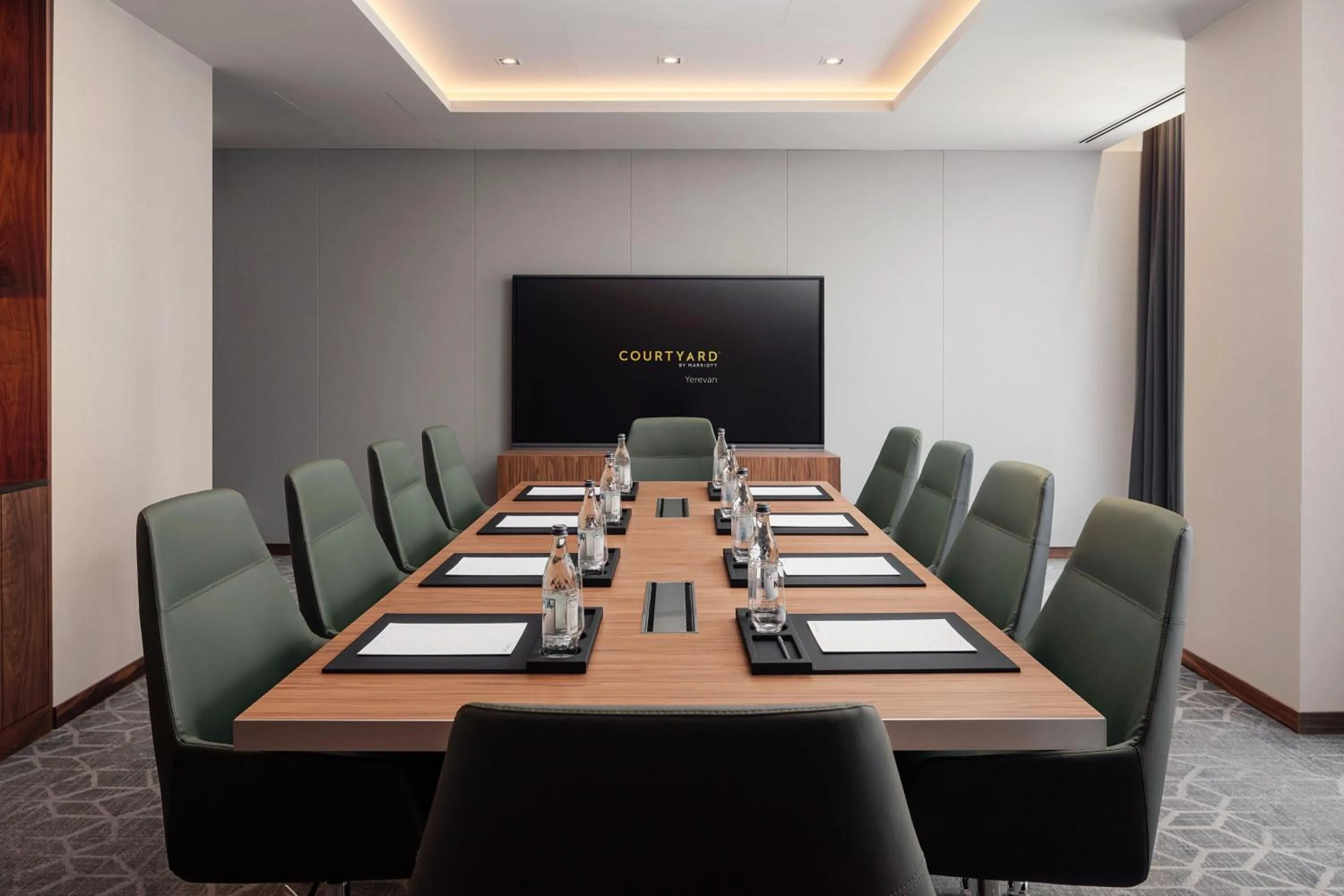 Meeting/conference room in Courtyard by Marriott Yerevan