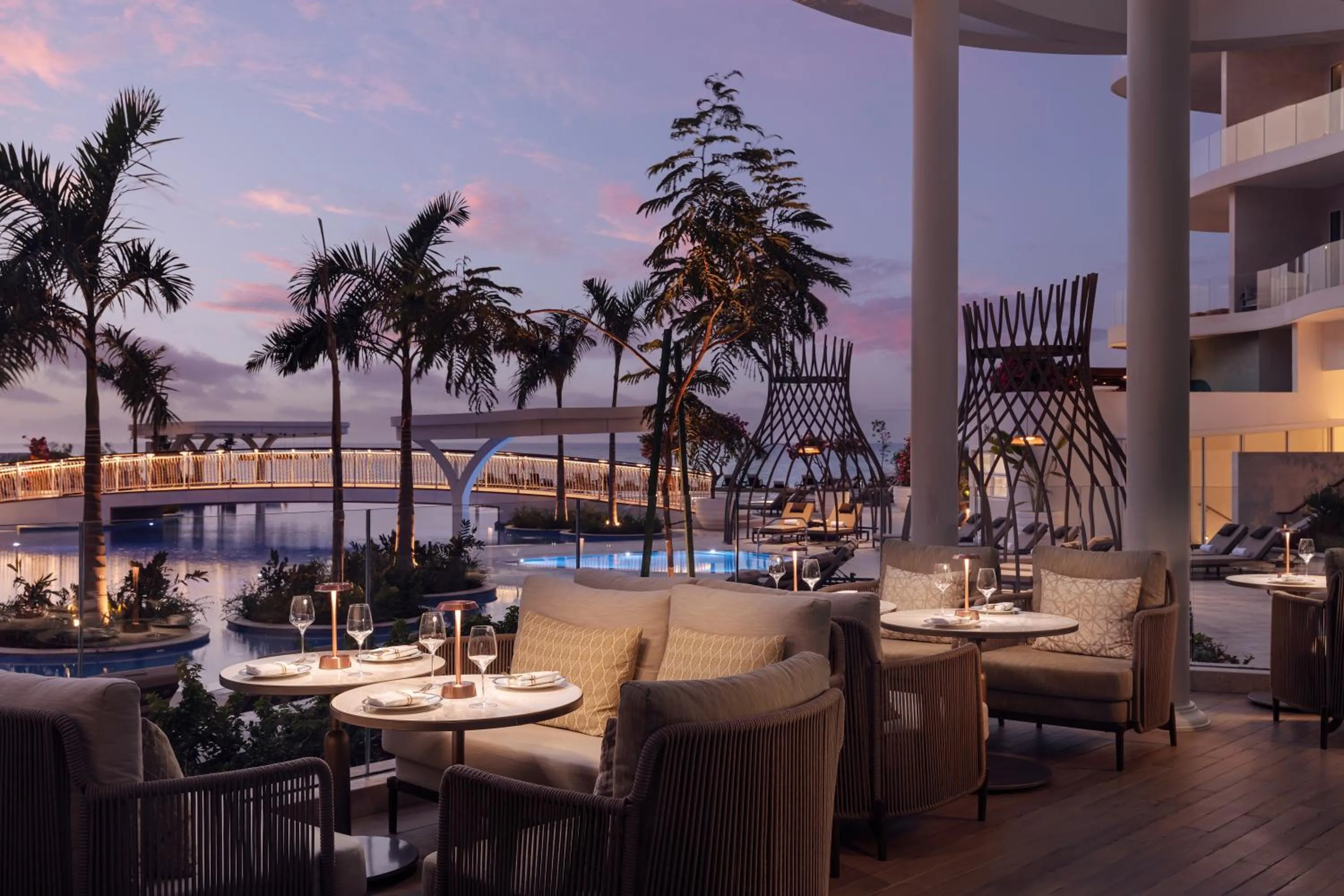 Restaurant/places to eat in The St. Regis Al Mouj Muscat Resort