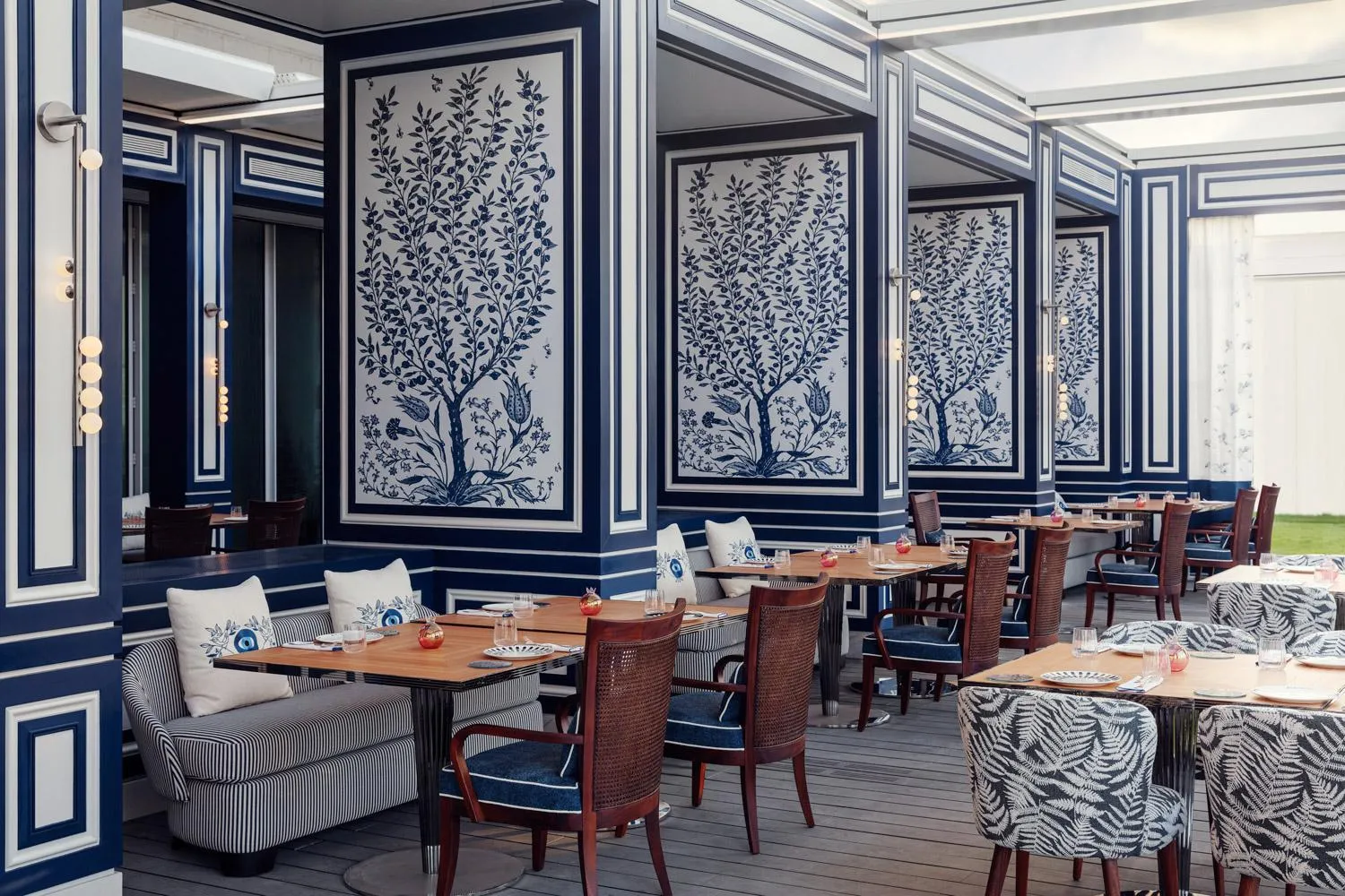 Restaurant/places to eat in The St. Regis Al Mouj Muscat Resort