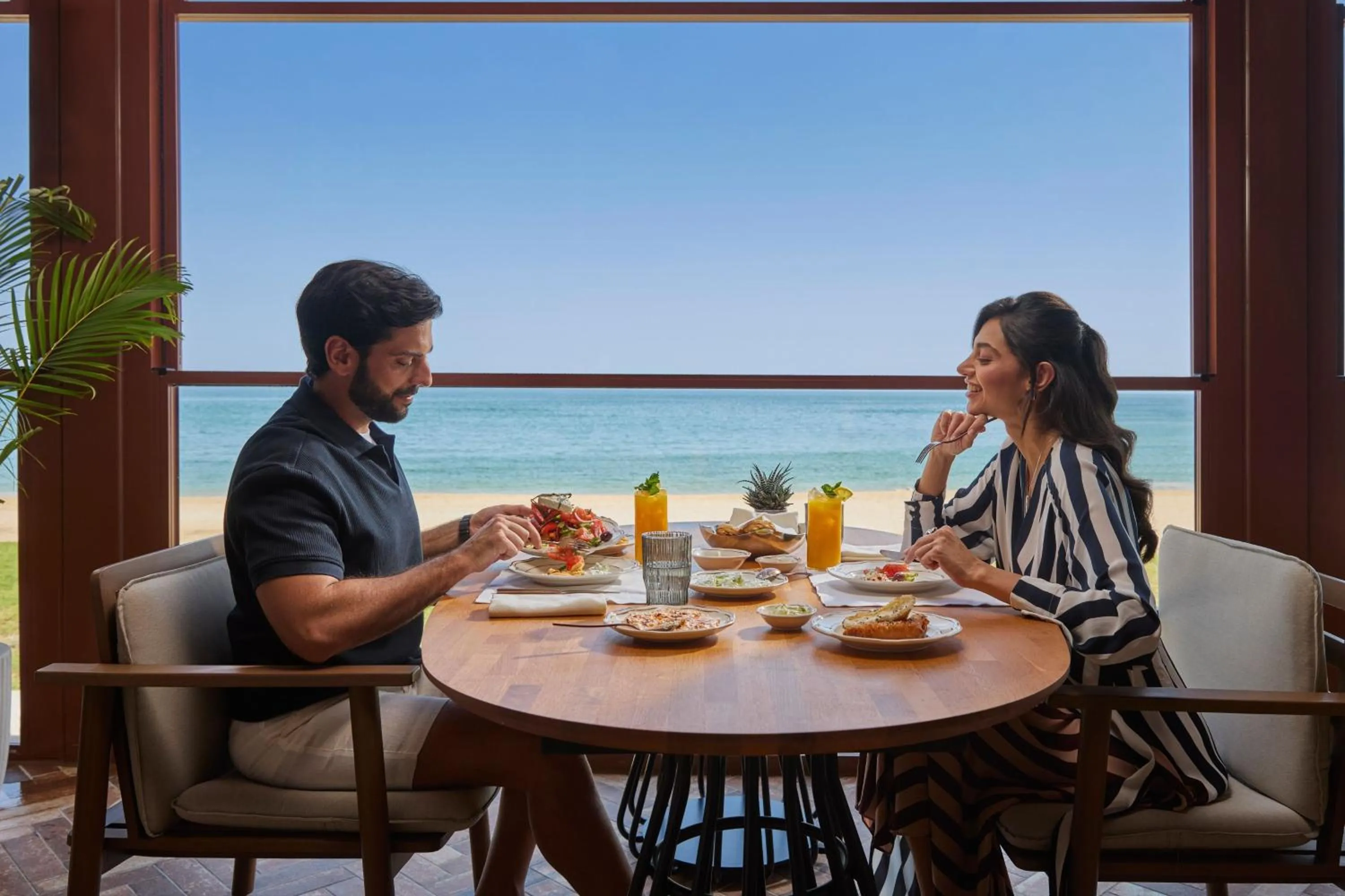 Restaurant/places to eat in The St. Regis Al Mouj Muscat Resort